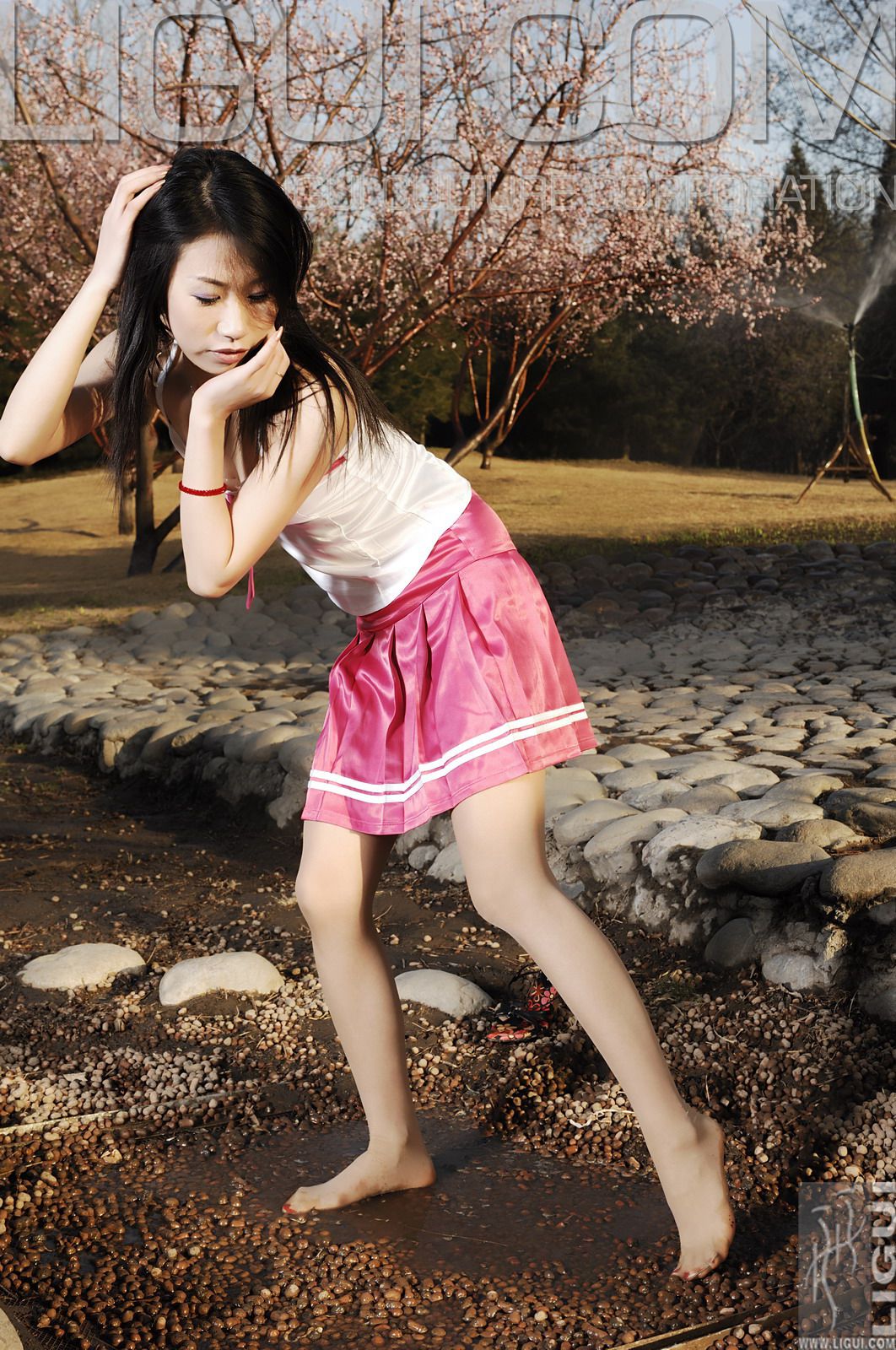 Ligui Model Helen Spring Is Coming Silk Foot Photo Picture