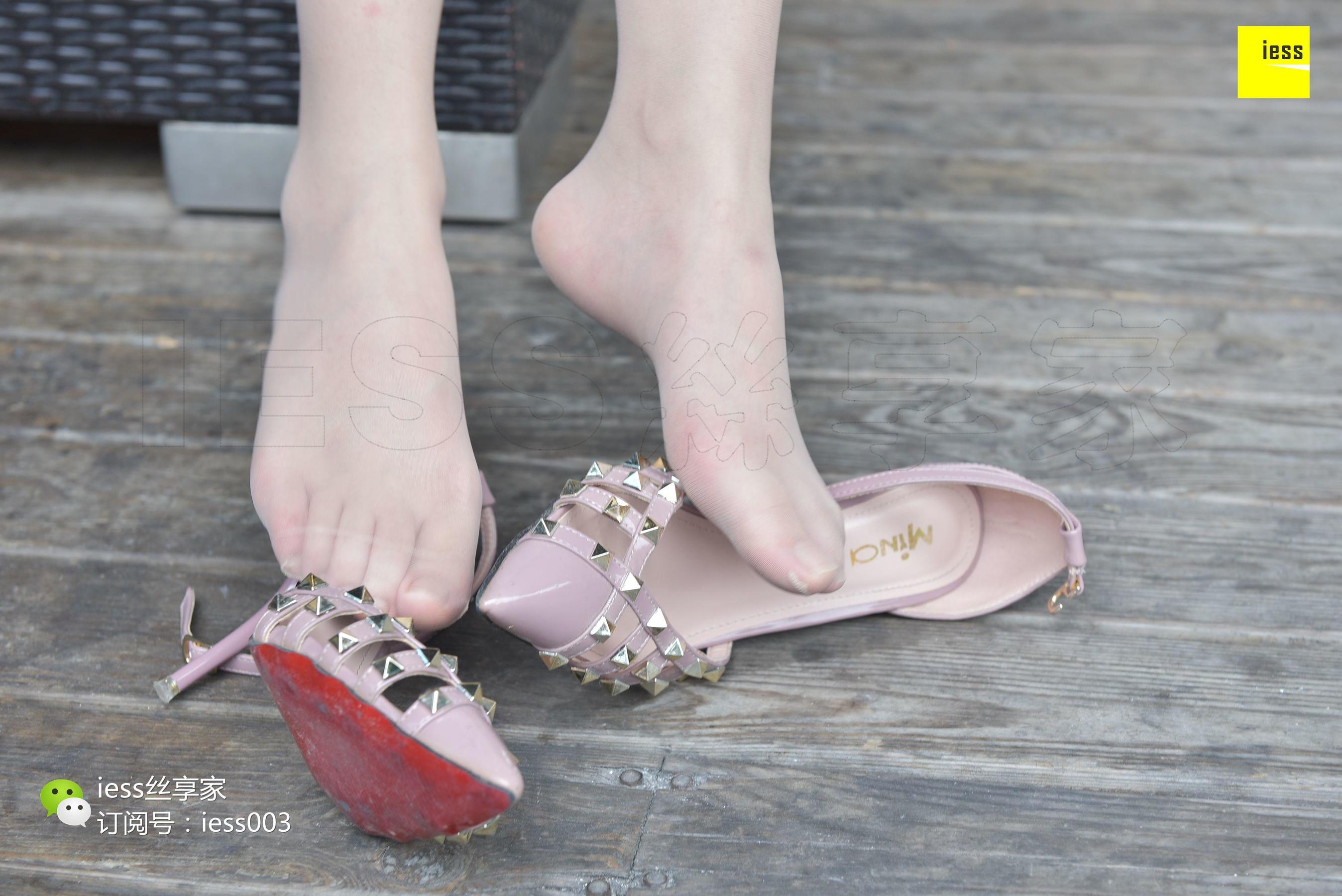 Si Xiangjia 038 Xinxin Girl in the Sun in Starbucks II IESS Thoughts and Fun