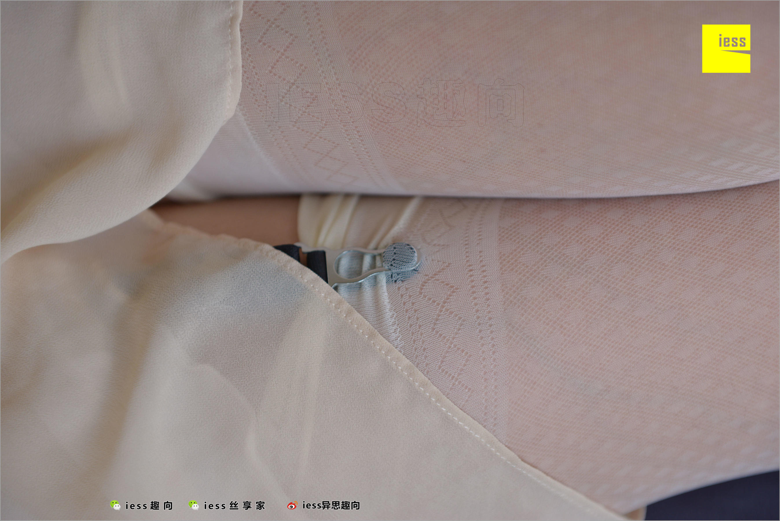 Xiao Jie's Little Classic Retro Pure White Nylon Silk Different Thoughts to IESS Silk Foot Bento 227