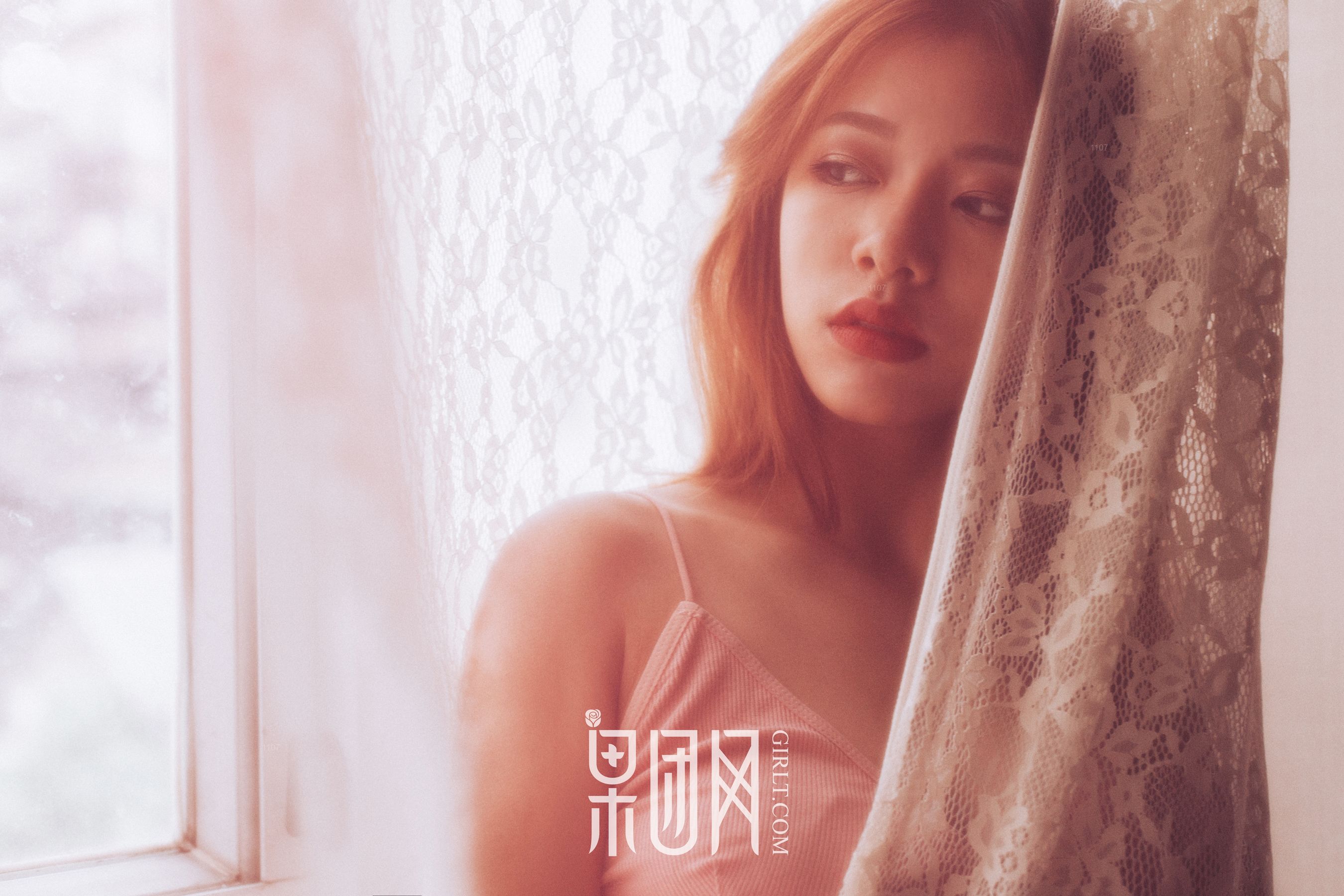 Sexy girl crispy breasts and hips black silk stingy fruit group network Girlt No.068