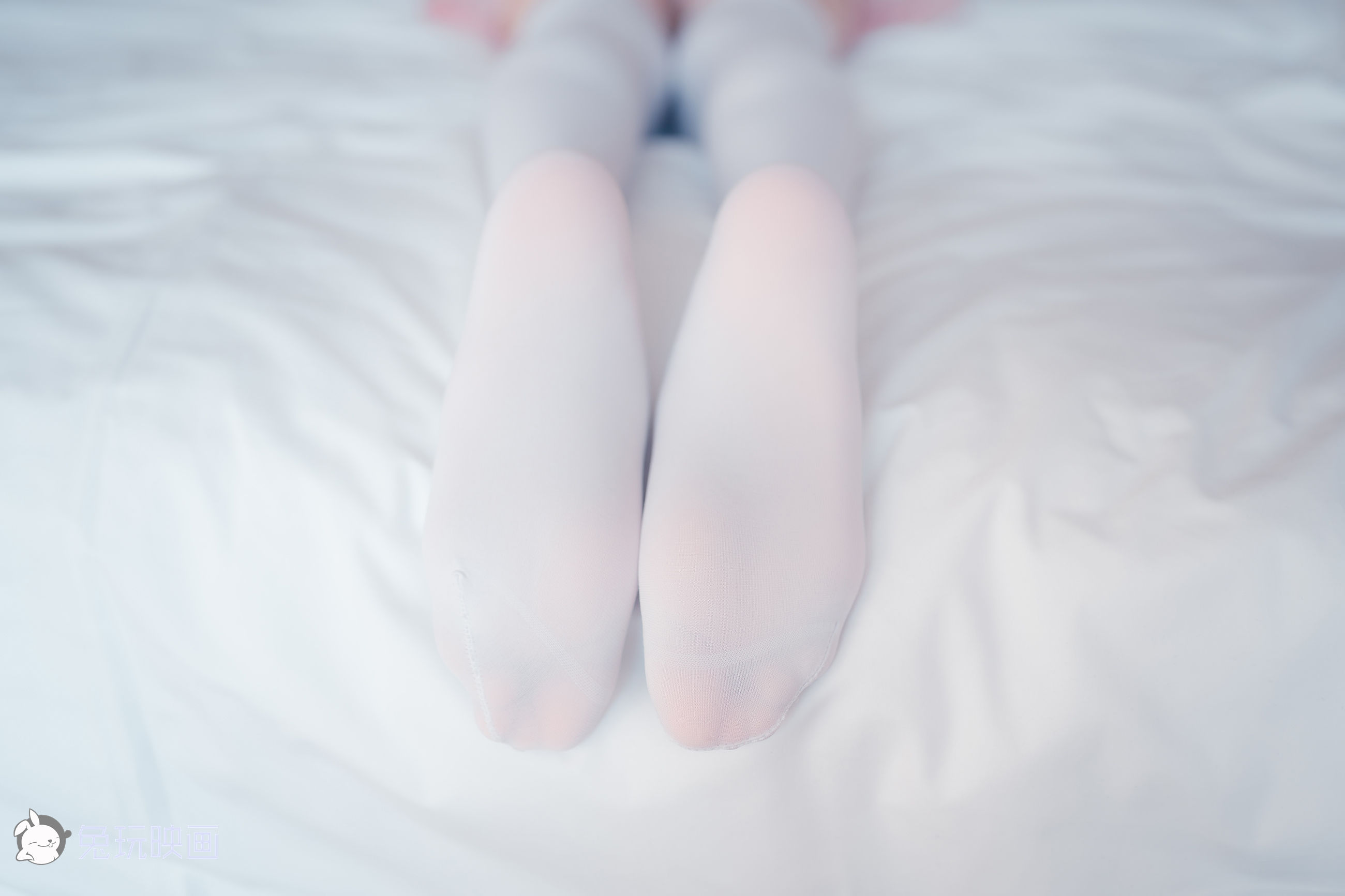 Rabbit Playing Play -The pink chef