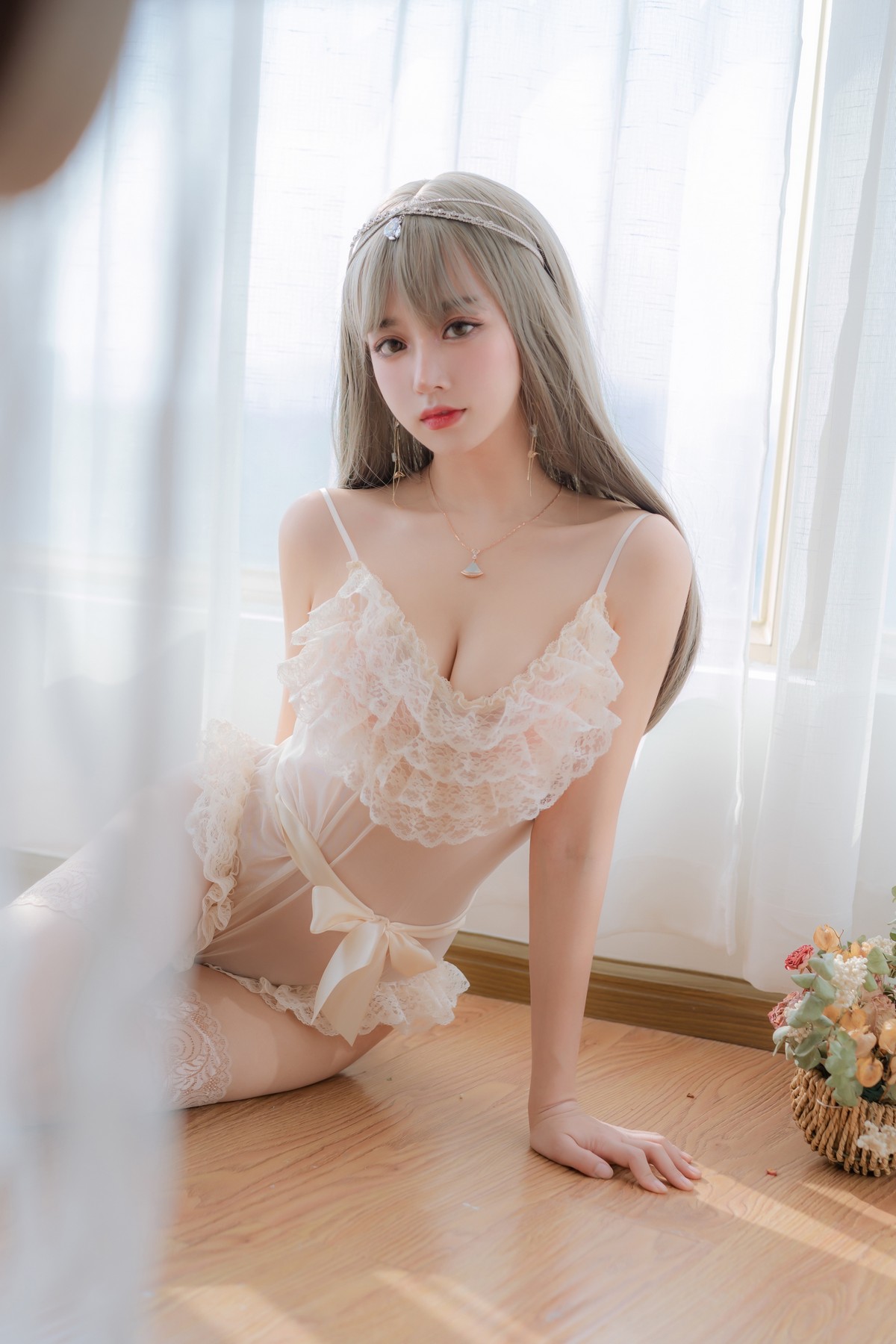 Douyu anchor Expired Mi Wiring Meow Versailles Princess Princess Private House White Thin Delivery Tibetan Tibetan Bud Stocks Swing Temptation Photo 52p