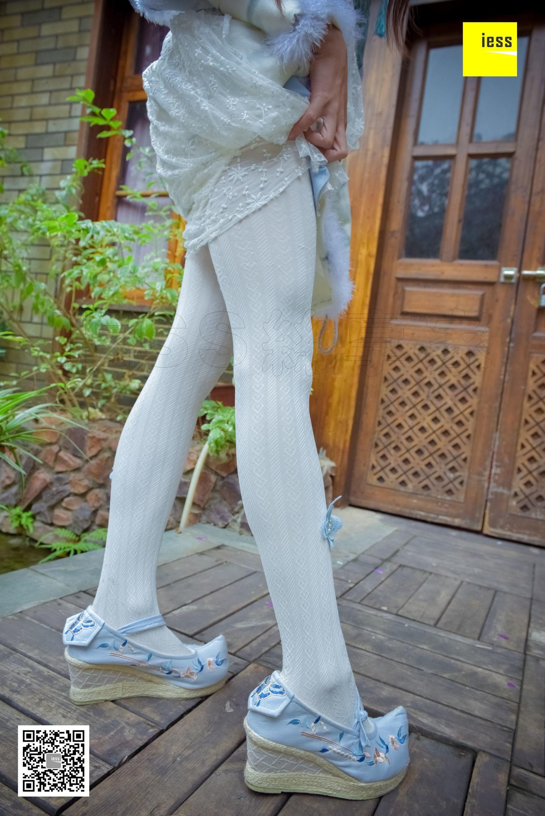 Silk House 122 Mumu Hanfu embroidered shoes white socks IESS Different Funbian