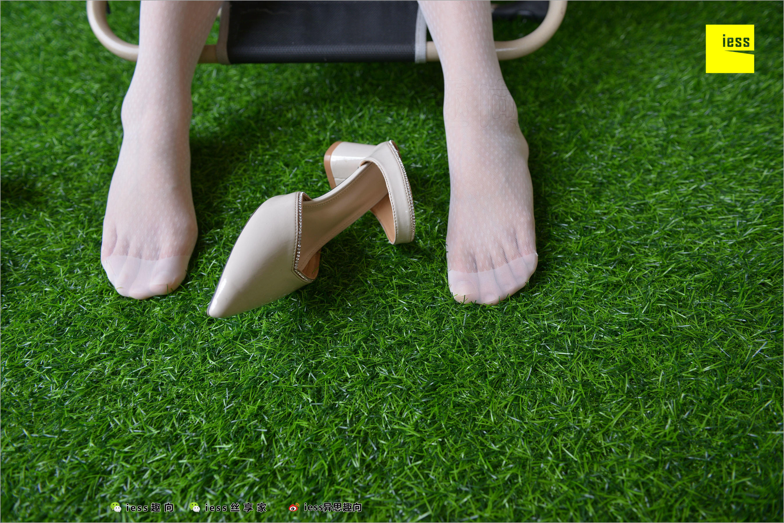 Xiao Jie's Little Classic Retro Pure White Nylon Silk Different Thoughts to IESS Silk Foot Bento 227