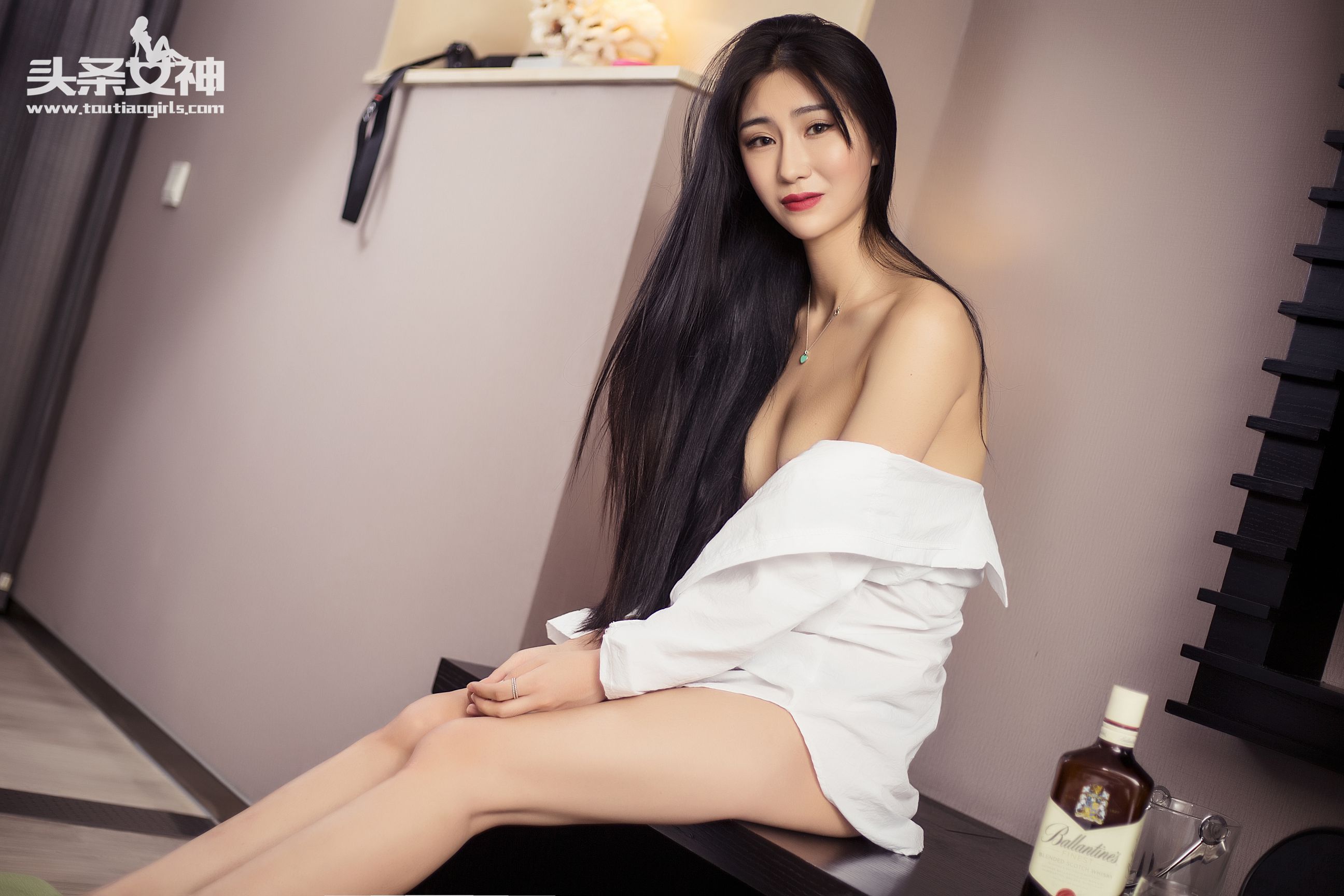 Guan Yanni Seeing White Shirts Headline Goddess