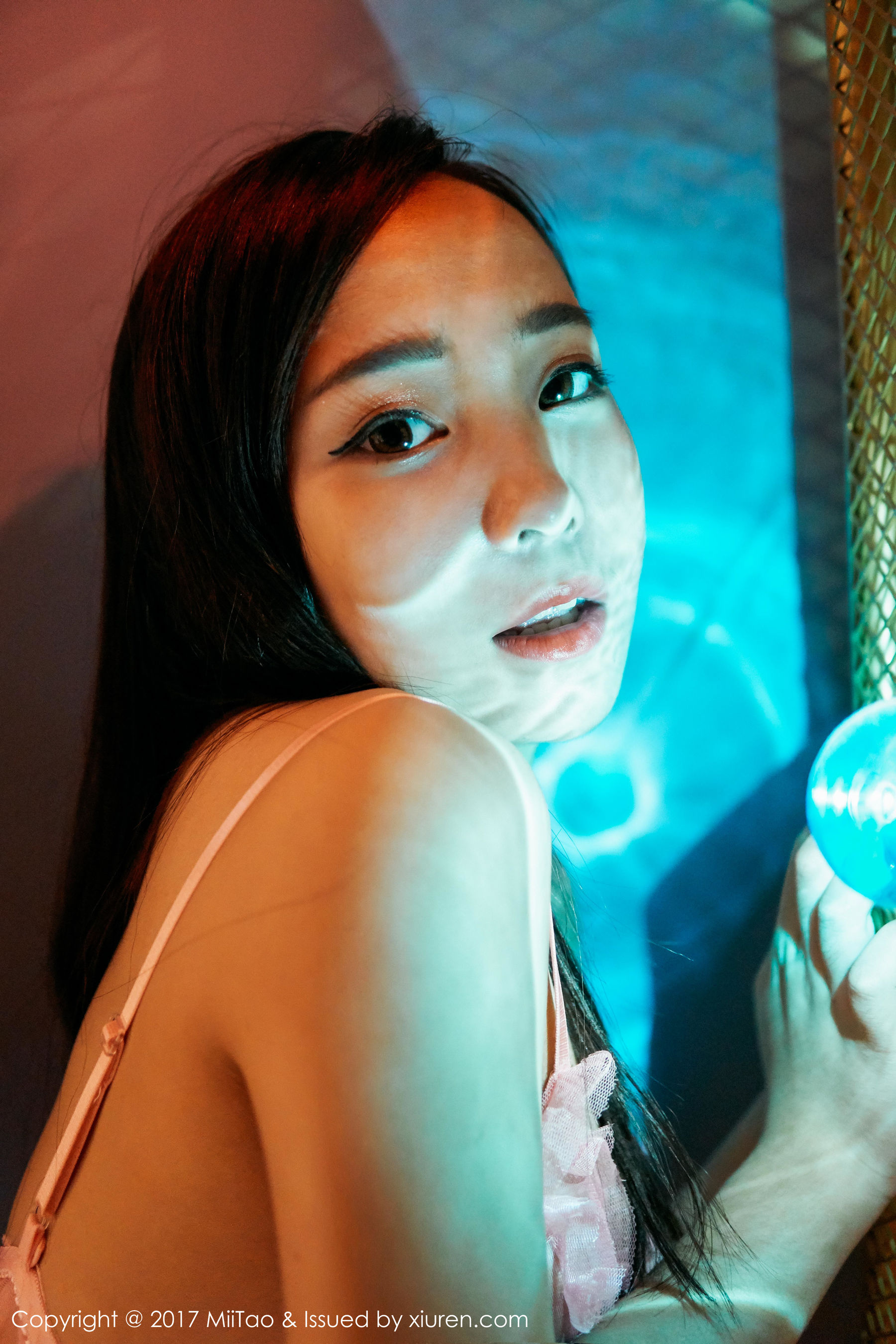 Ruixin Human Photography Under the Light Miitao Vol.086