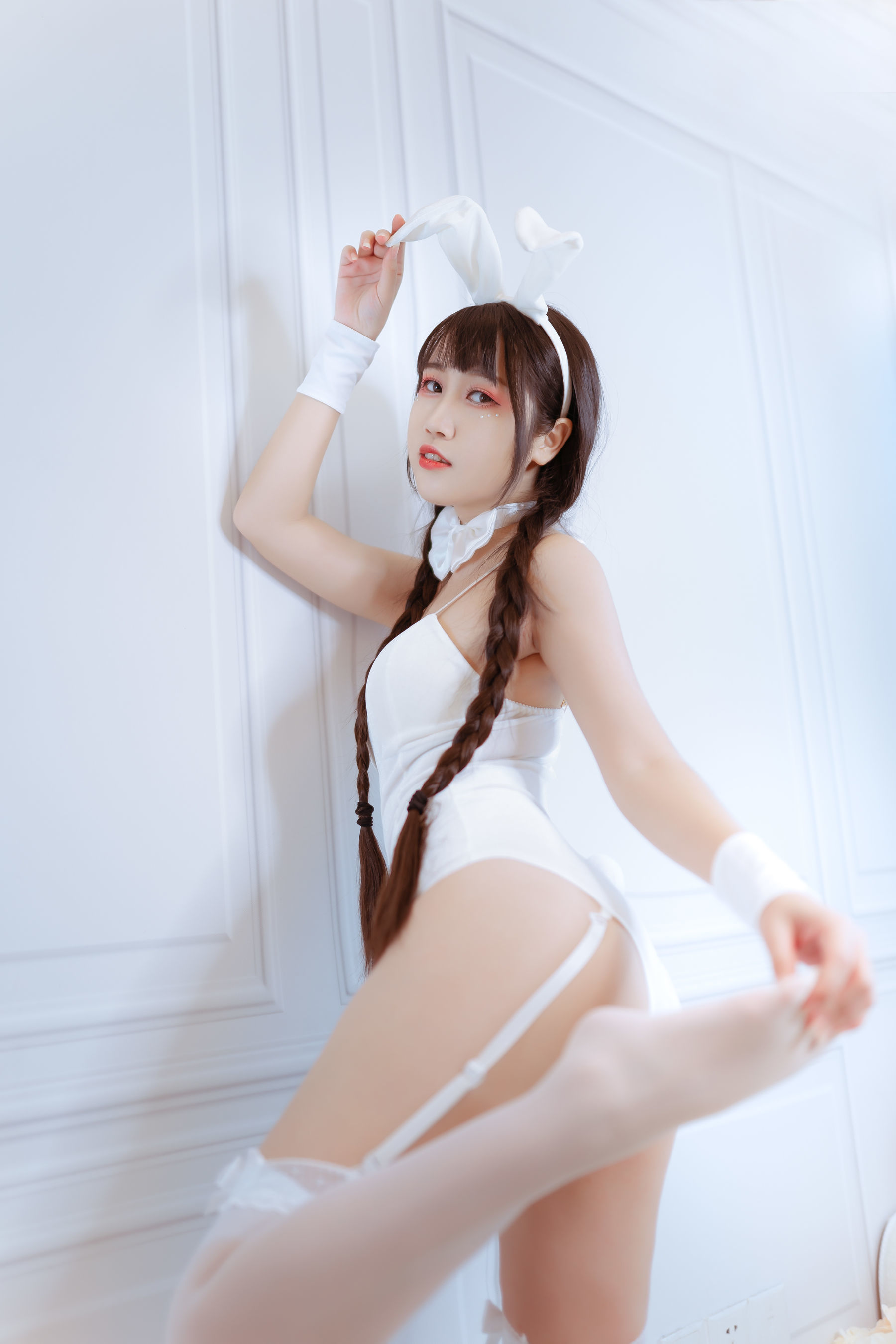 Weibo Popular COSER without cat white rabbit girl