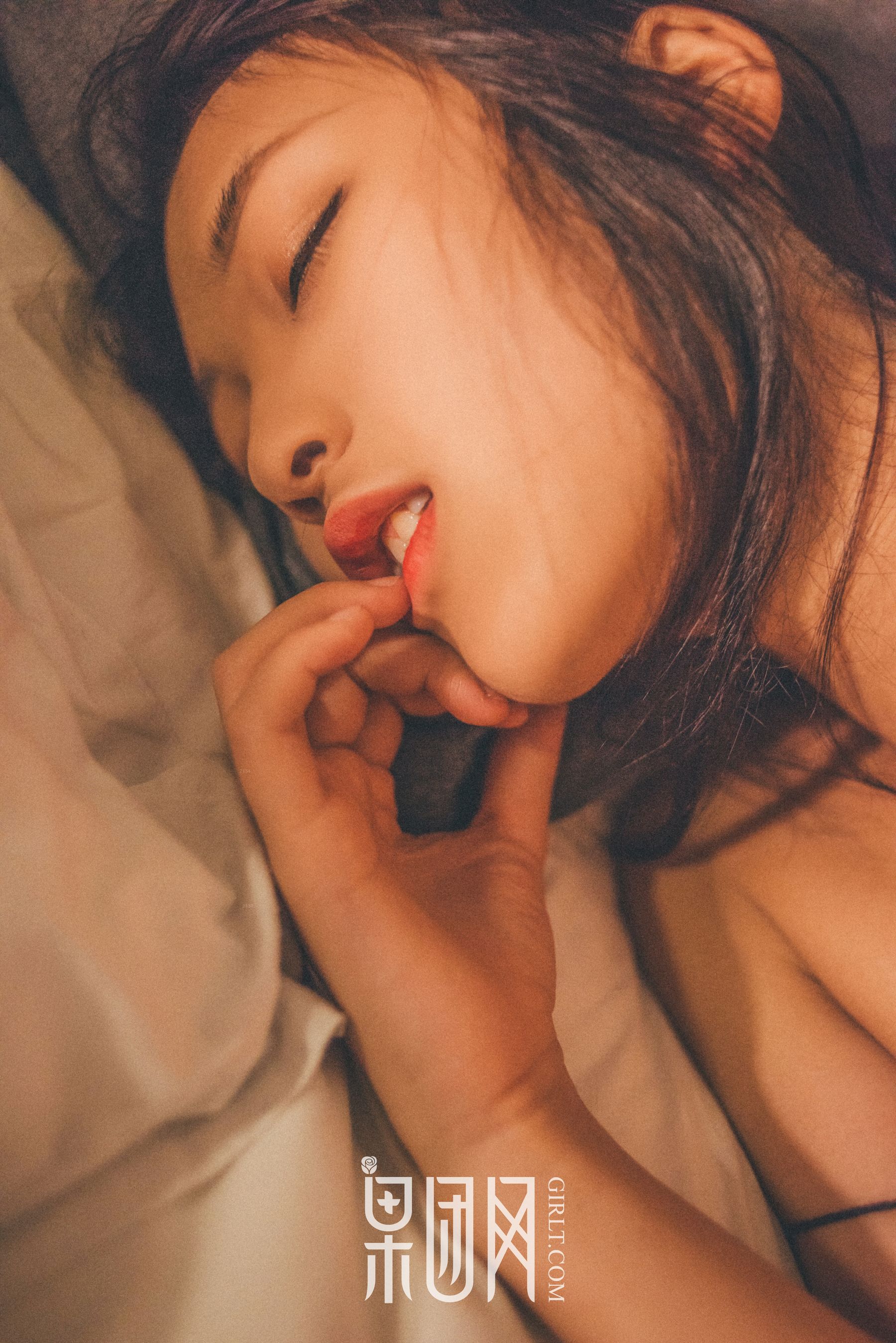 Fat/Liu Yixi Sexy Symbly Anchor Fruit Group Girlt No.128