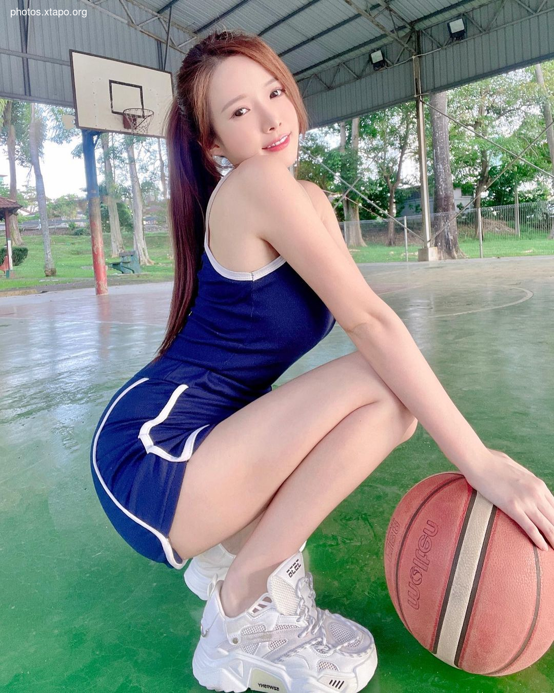 , DJ Amber Na Blue Star Lei