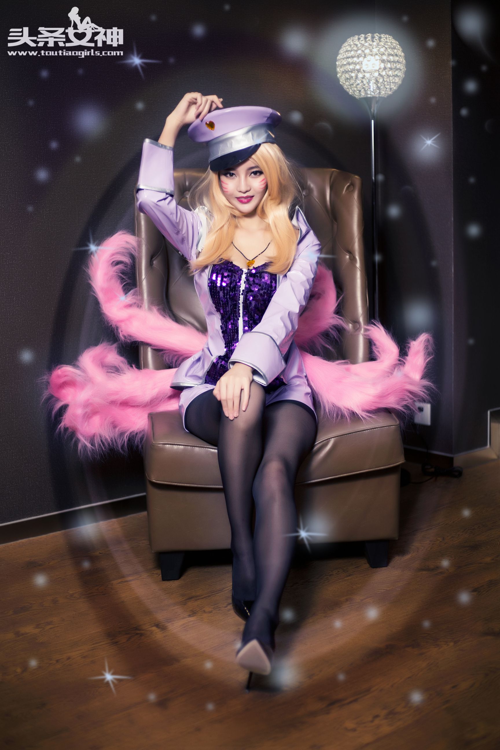 Wenxue Ajiu Jiuwei Xuebao COS Headline Goddess