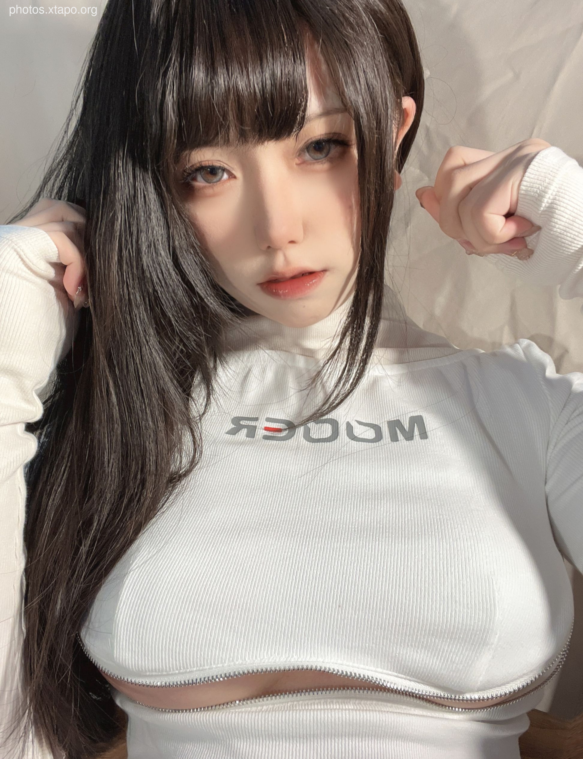 Yi South South -Guitar Sister (June 30 Member Resources)