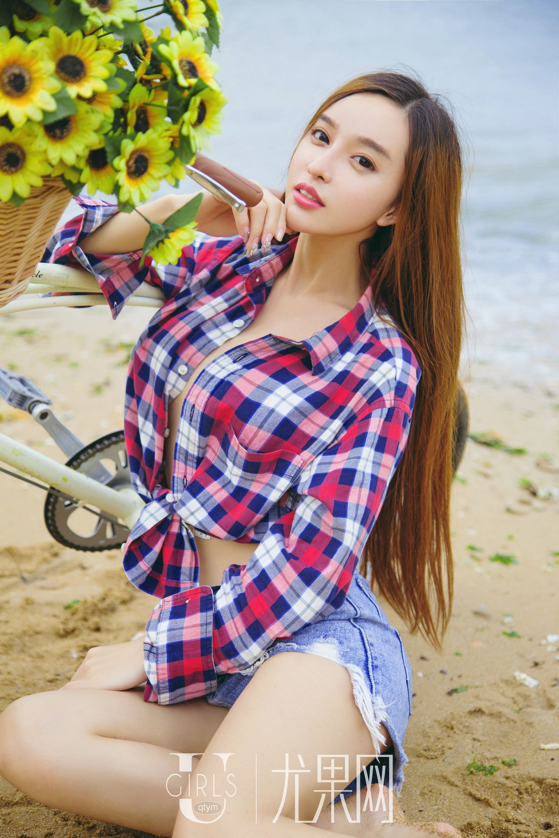 Ni Yoko & amp; Ai Xiaoqing Come from the Wind Youguo Ugirls T026