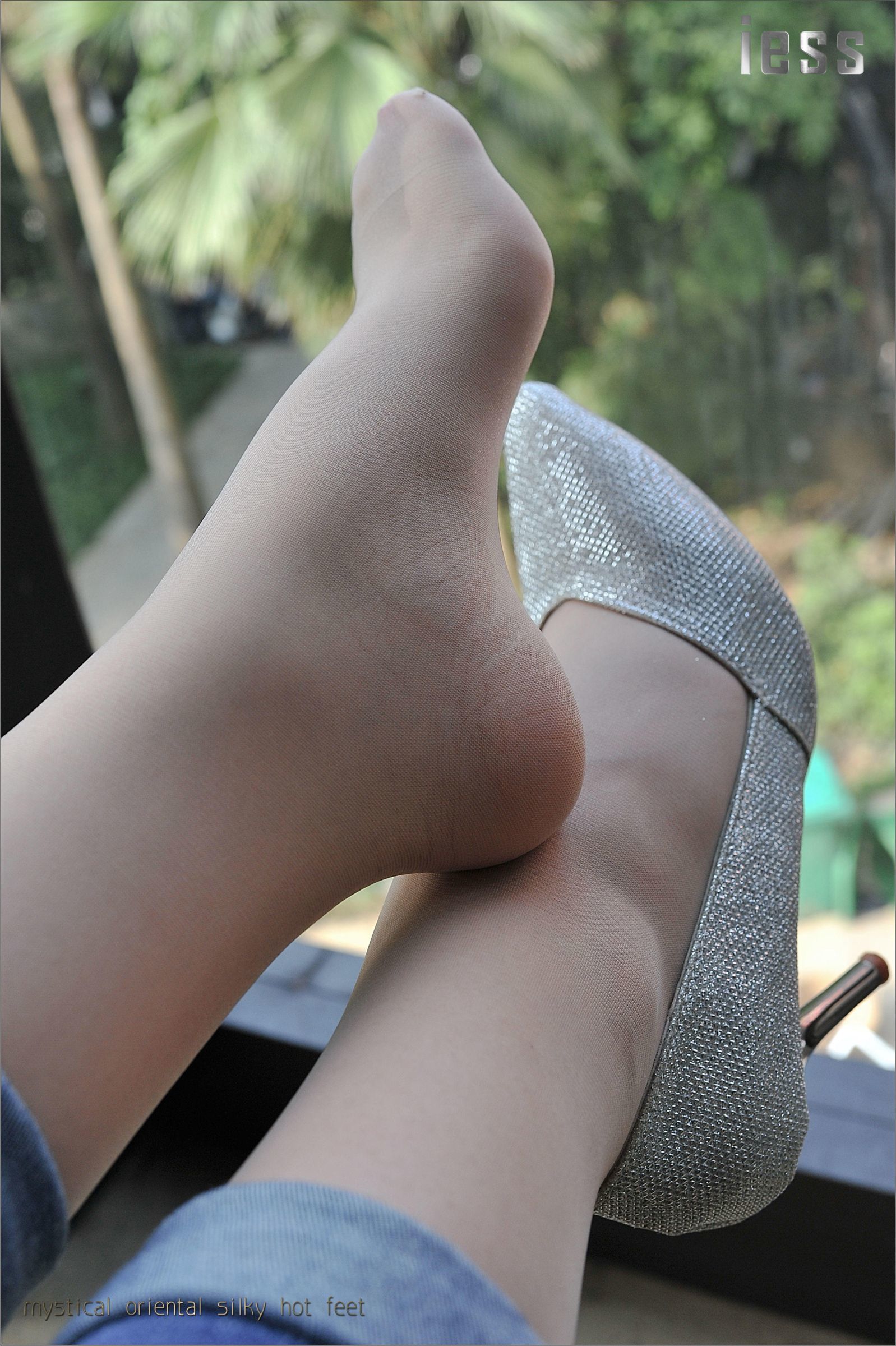 Silk Foot Bento 009 Zhang Xinyue Silk Foot High Heel and Jeans 3 IESS Different Thoughts