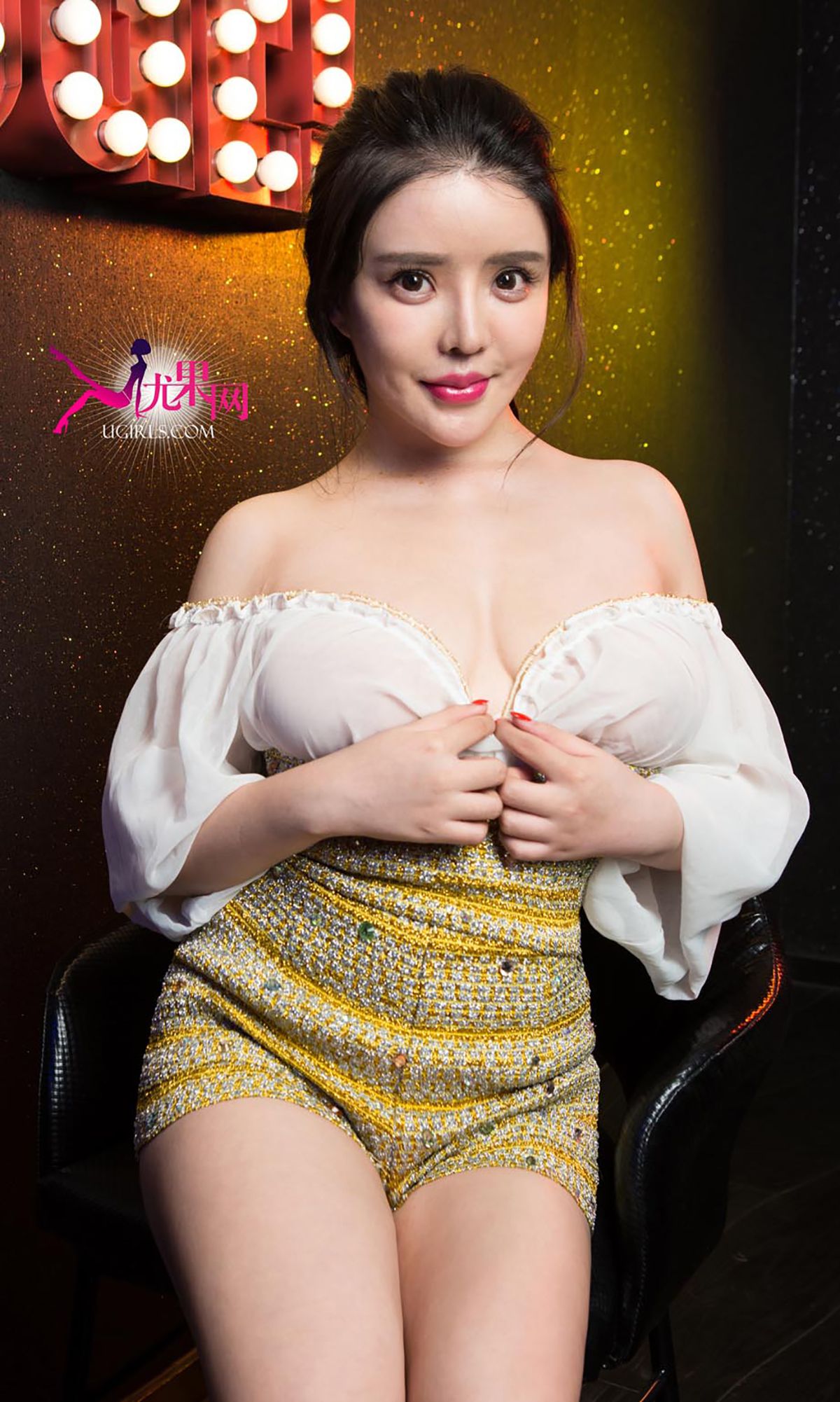 Ni Zixin Flash and Love Love Yuwu Ugirls No.178