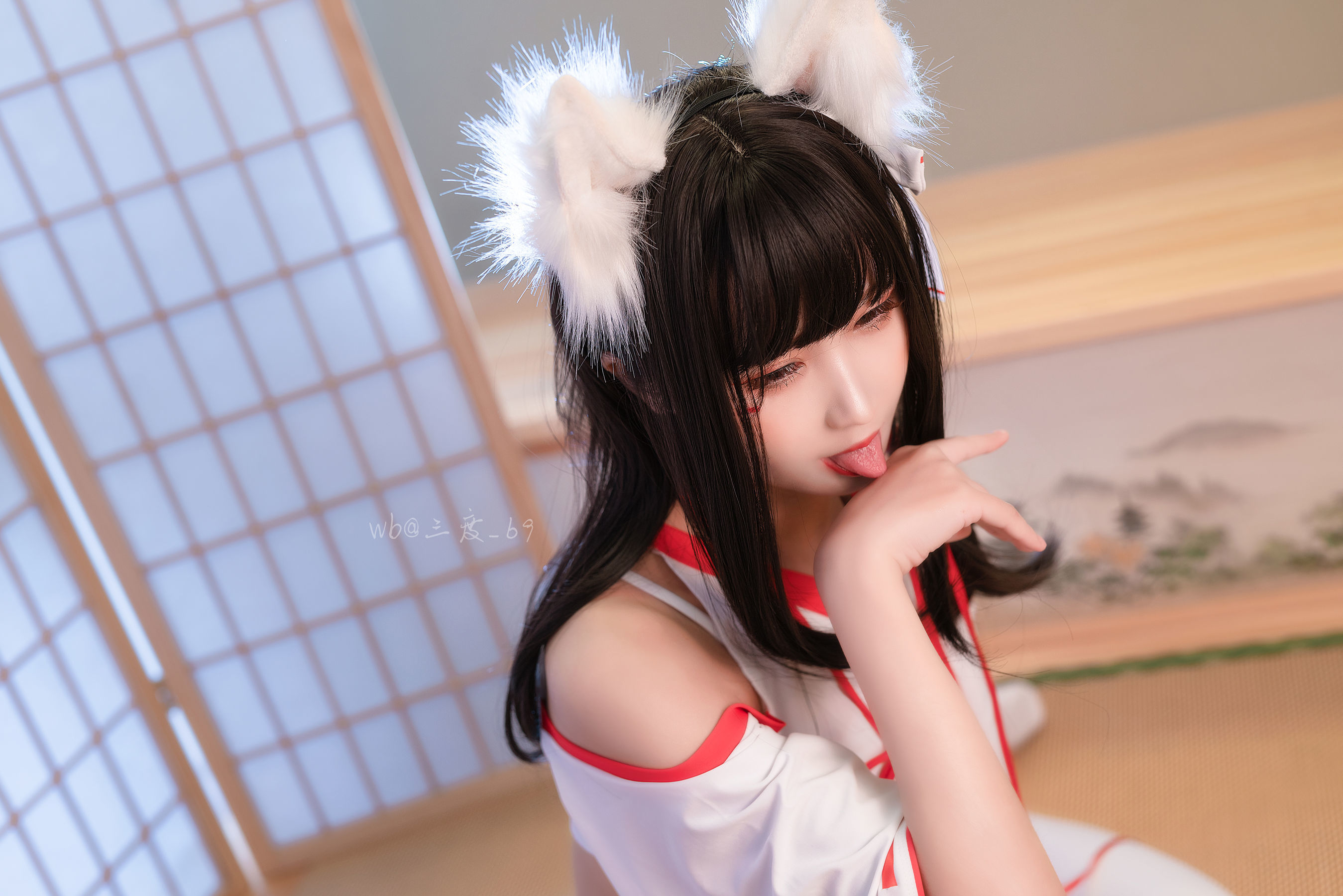 Weibo girl three degrees_69 fox witch maid