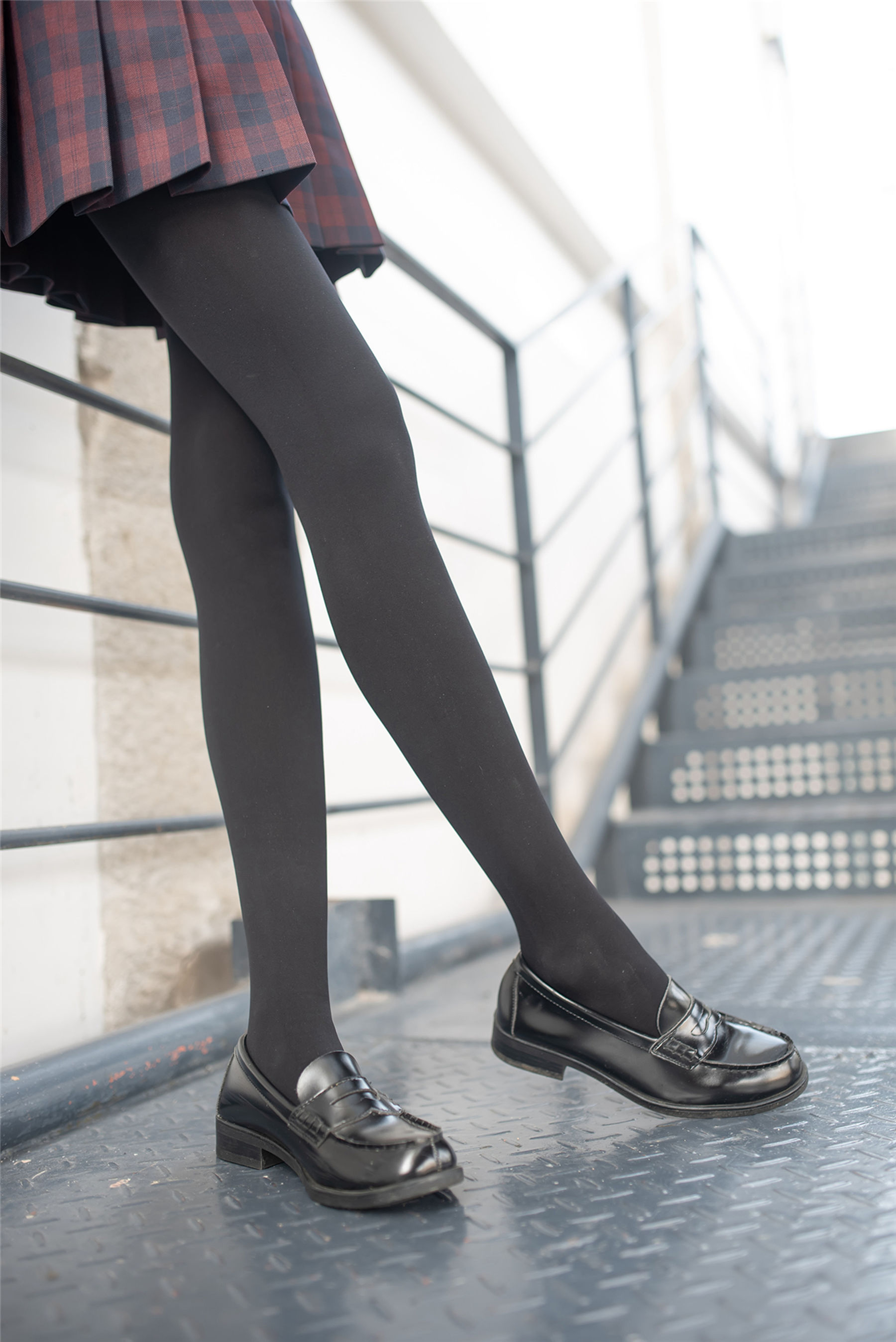 Field of Wind NO.147 Red Black Skirt thick black silk