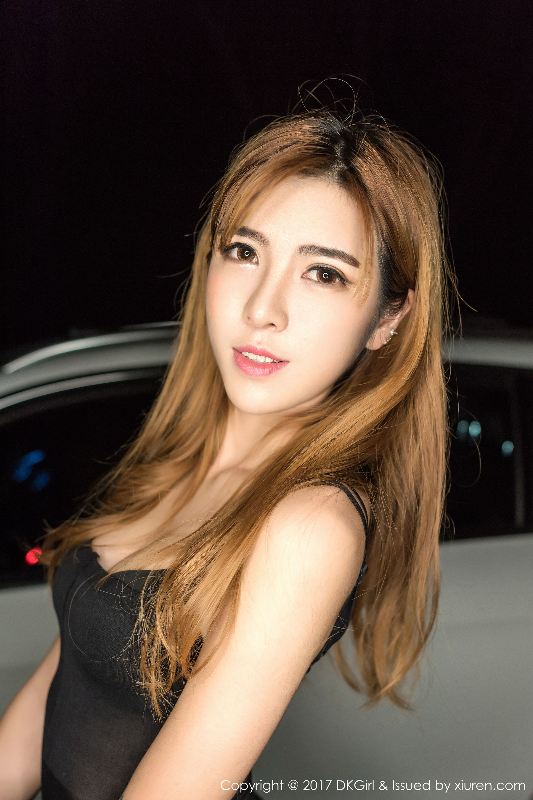 Cai Le'er's Beautiful Breast Beautiful Legs, Solid Silk Foot Royal Girl DKGIRL Vol.018