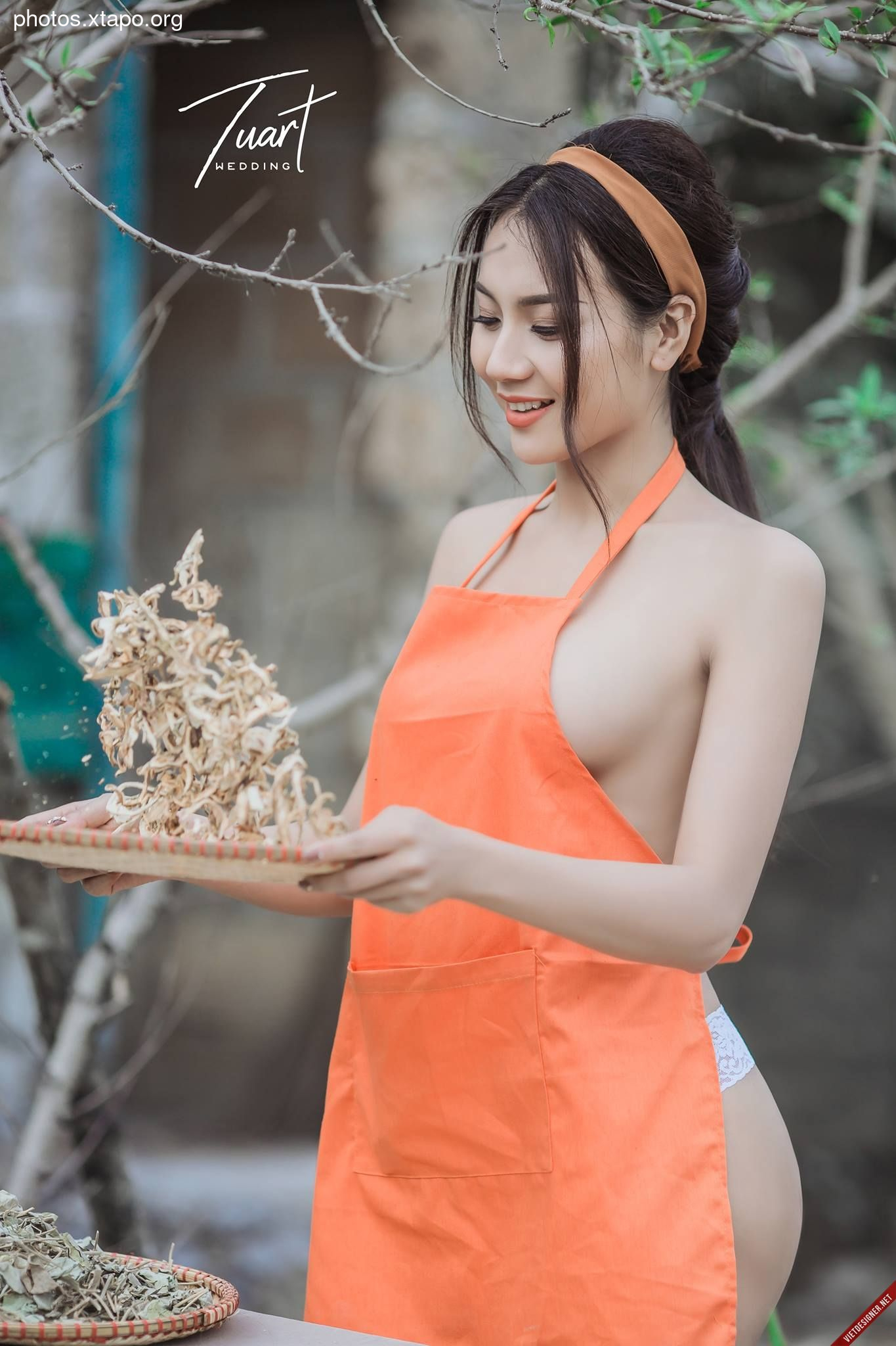 Vietnam Sexy Sisters Lakeside to Rescue Drowning Teenagers 2