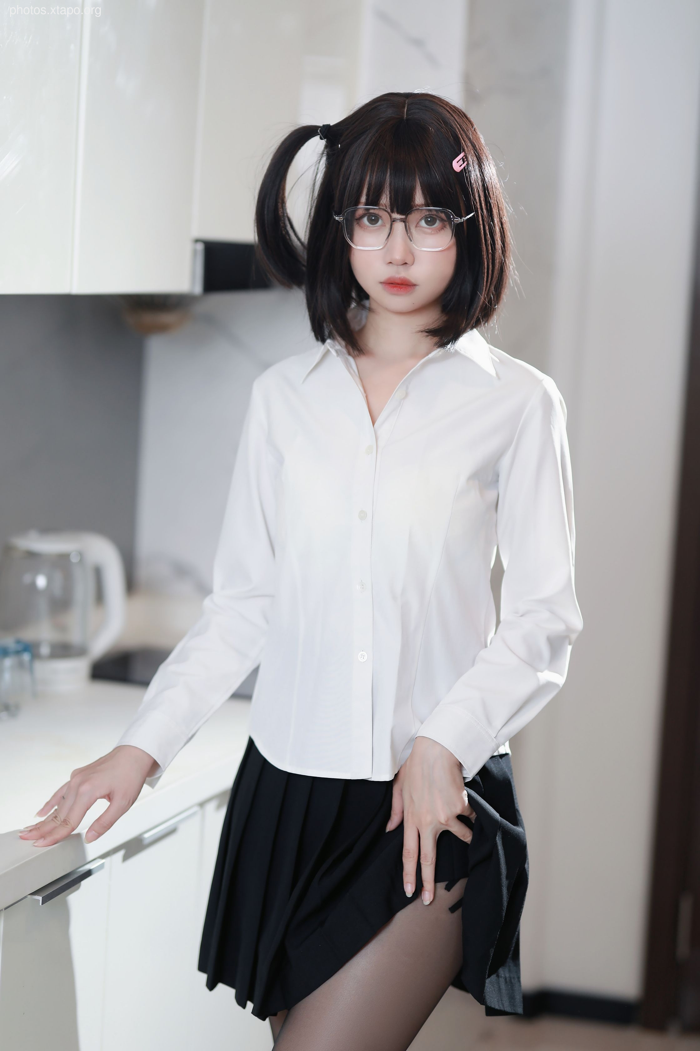 Lausanne w Yizi & nbsp glasses sister