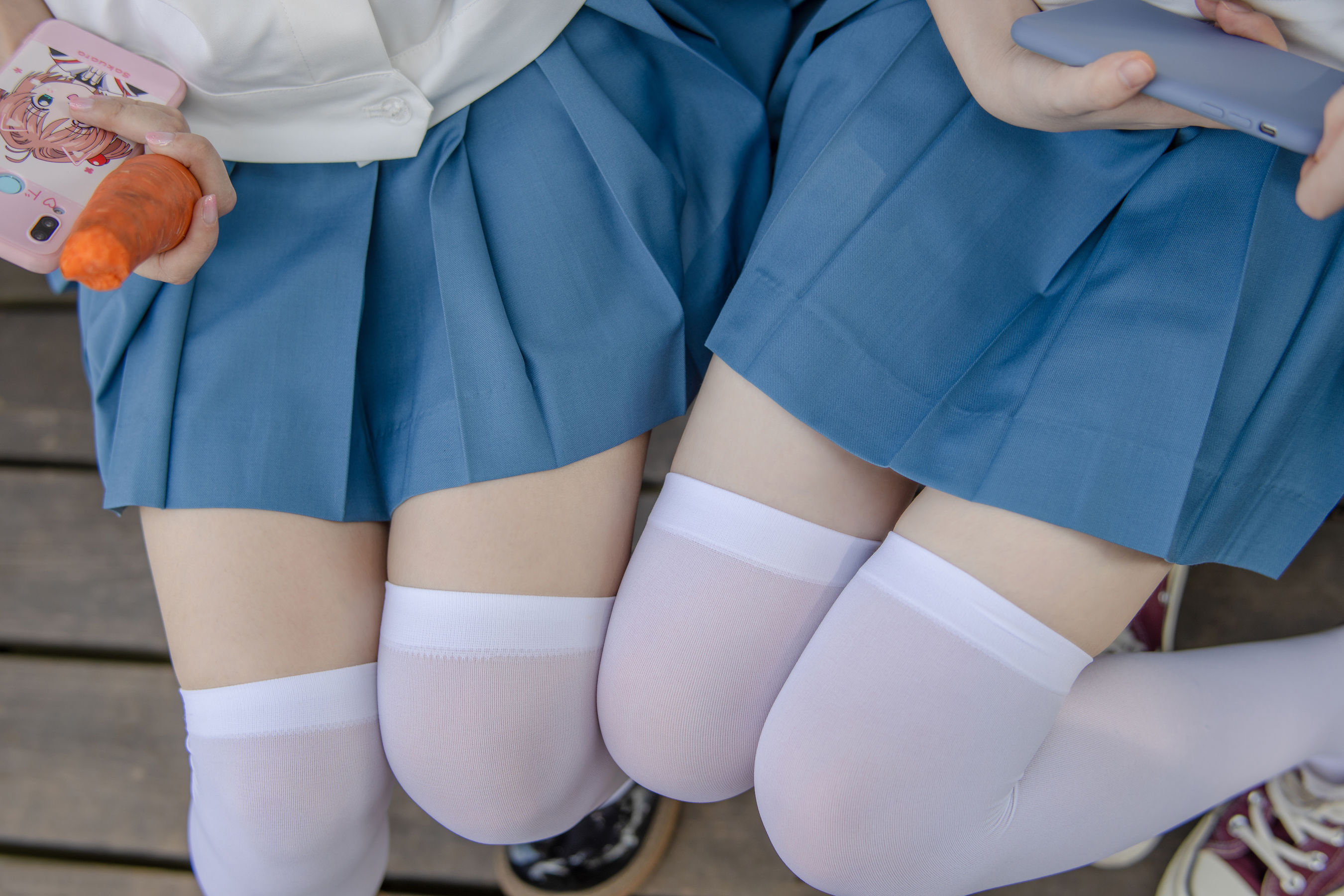 Mori Consortium JKFUN-025 Mo Mo & amp; AIKA 80D white silk overweight socks