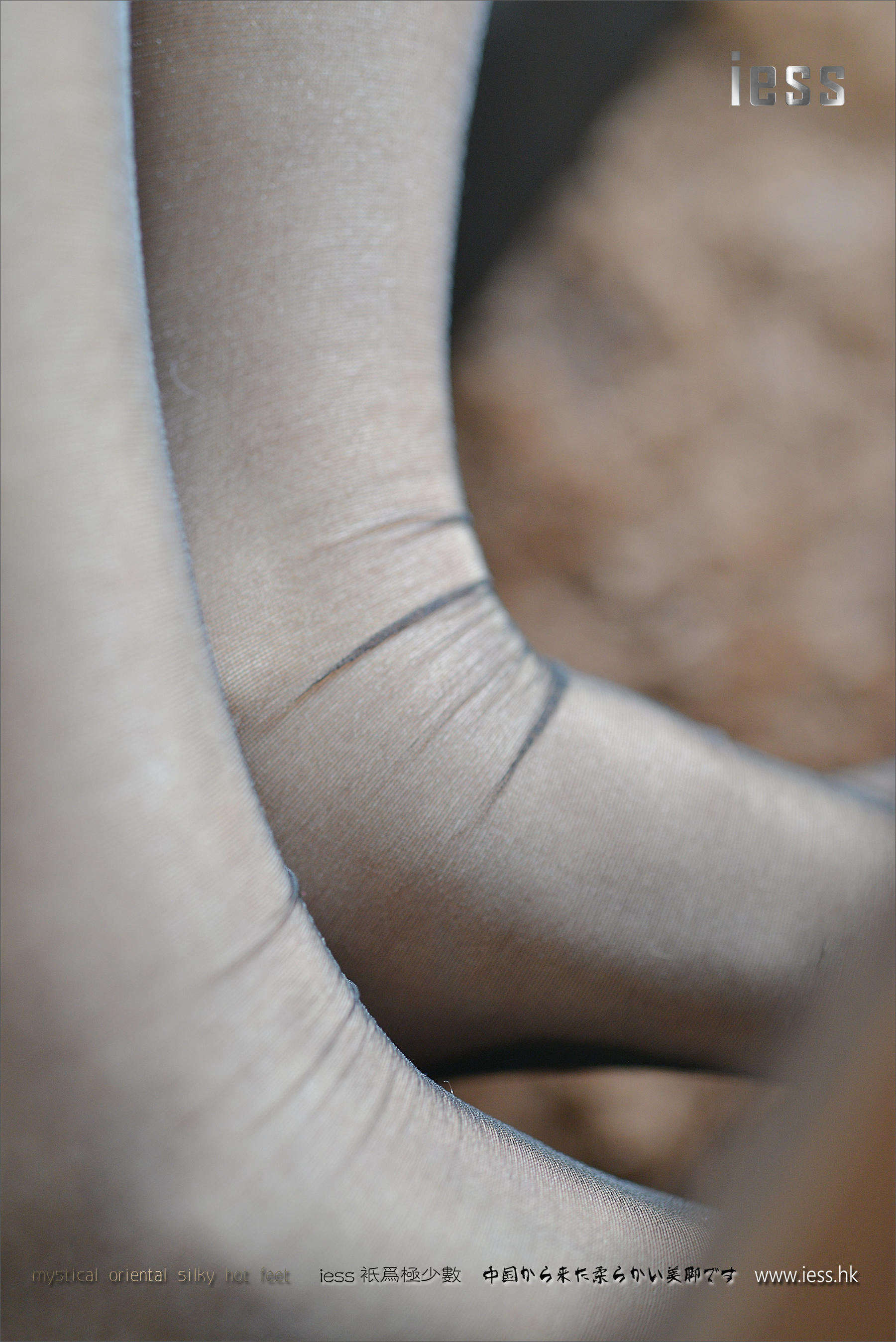 Silk Foot Bento 072 Little C Uniform Black Silk Show IESS is thinking about it