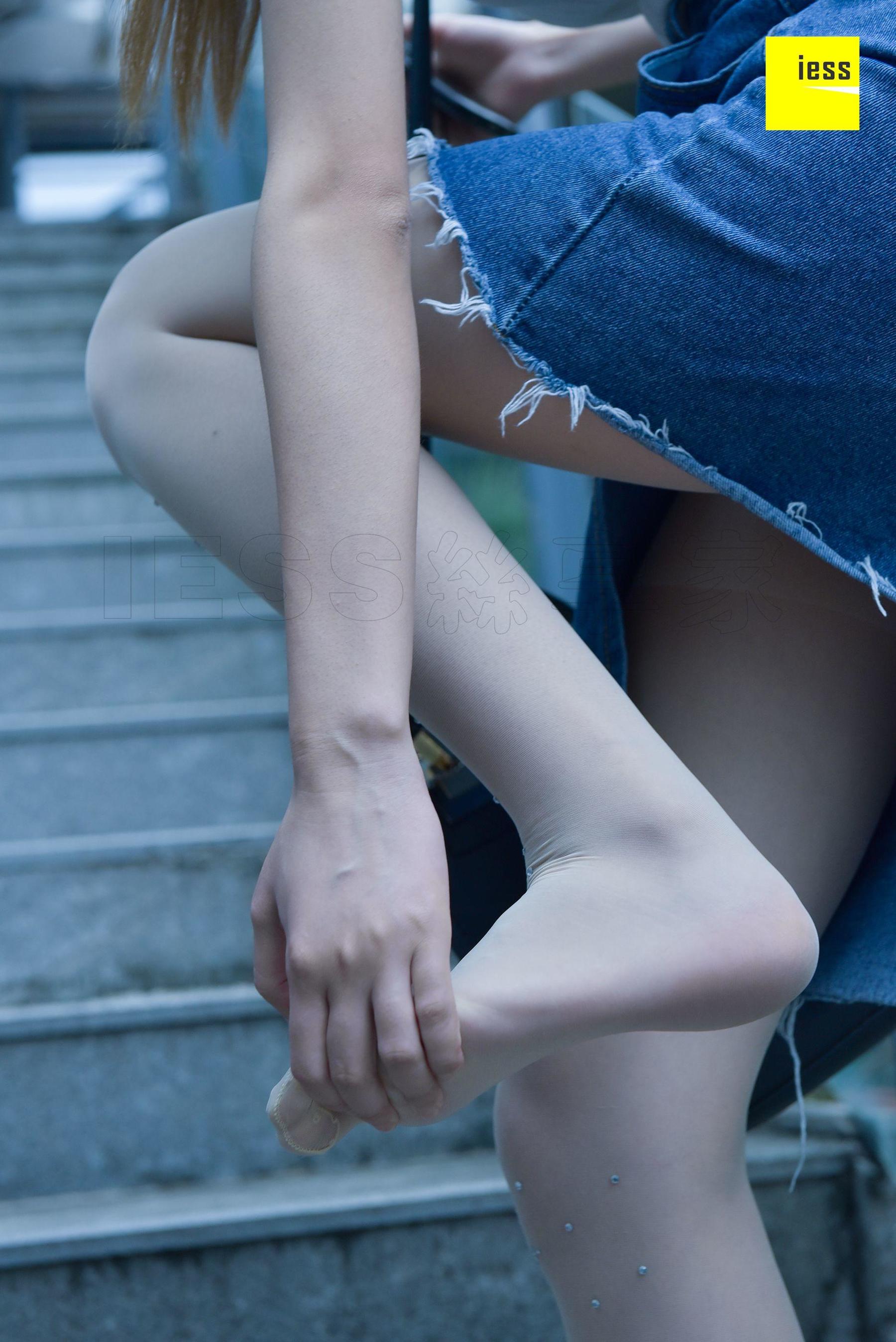 Silkxiang Home 107 Crystal Crystal White Stockings IESS Different Thoughts