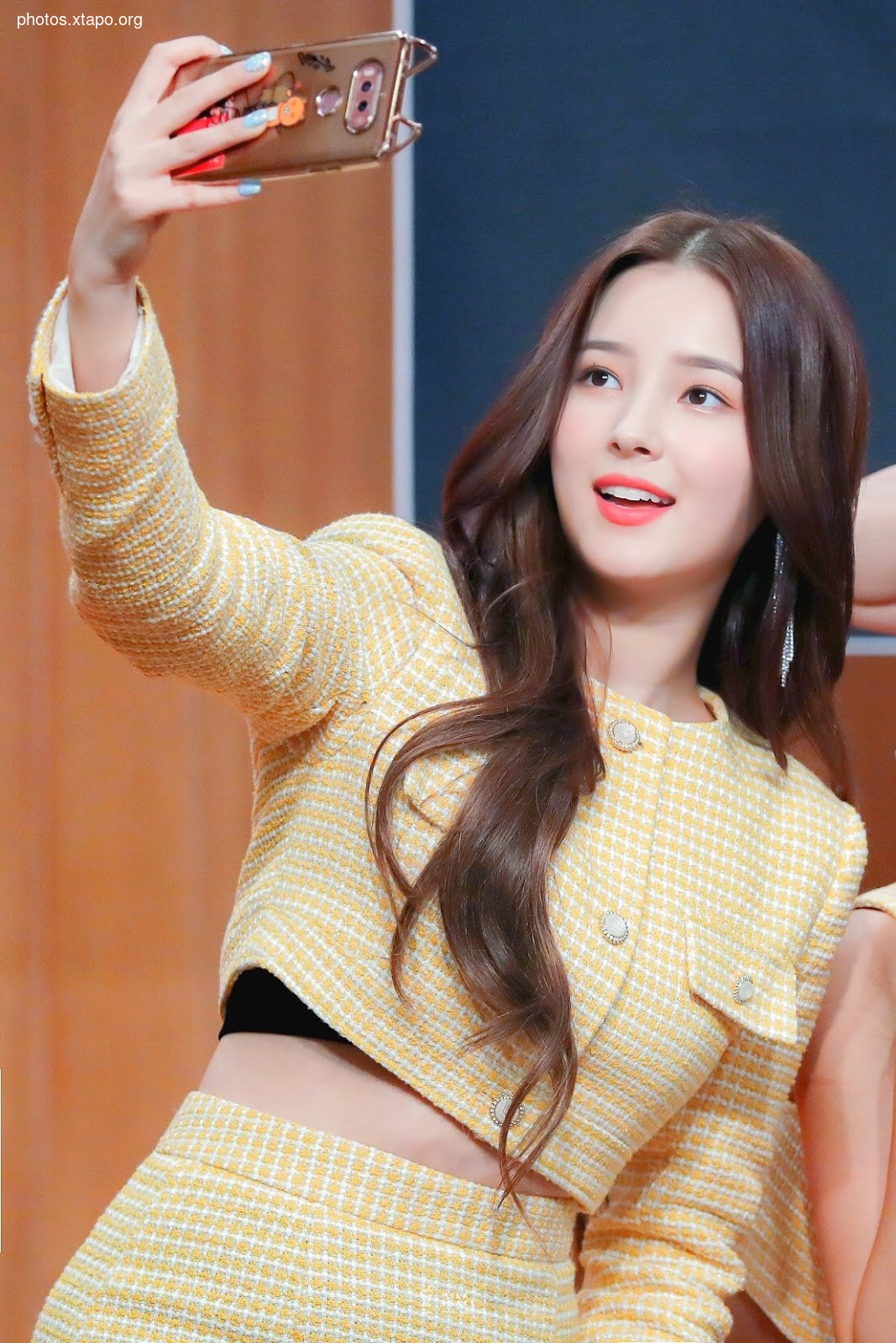 Nancy Momoland,