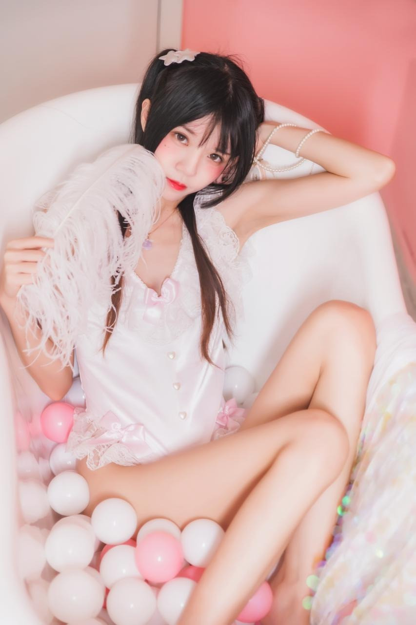 Sakura Tao Meow - Hibernation Series - Pink Bathtub 57P