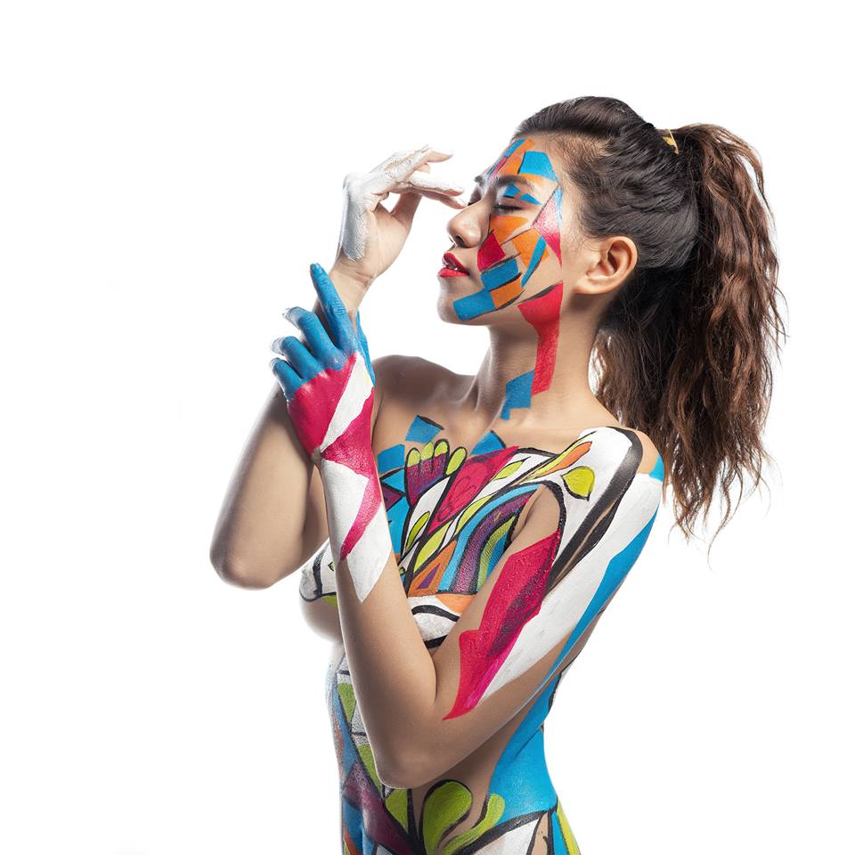 Trendy Tran with bodypainting