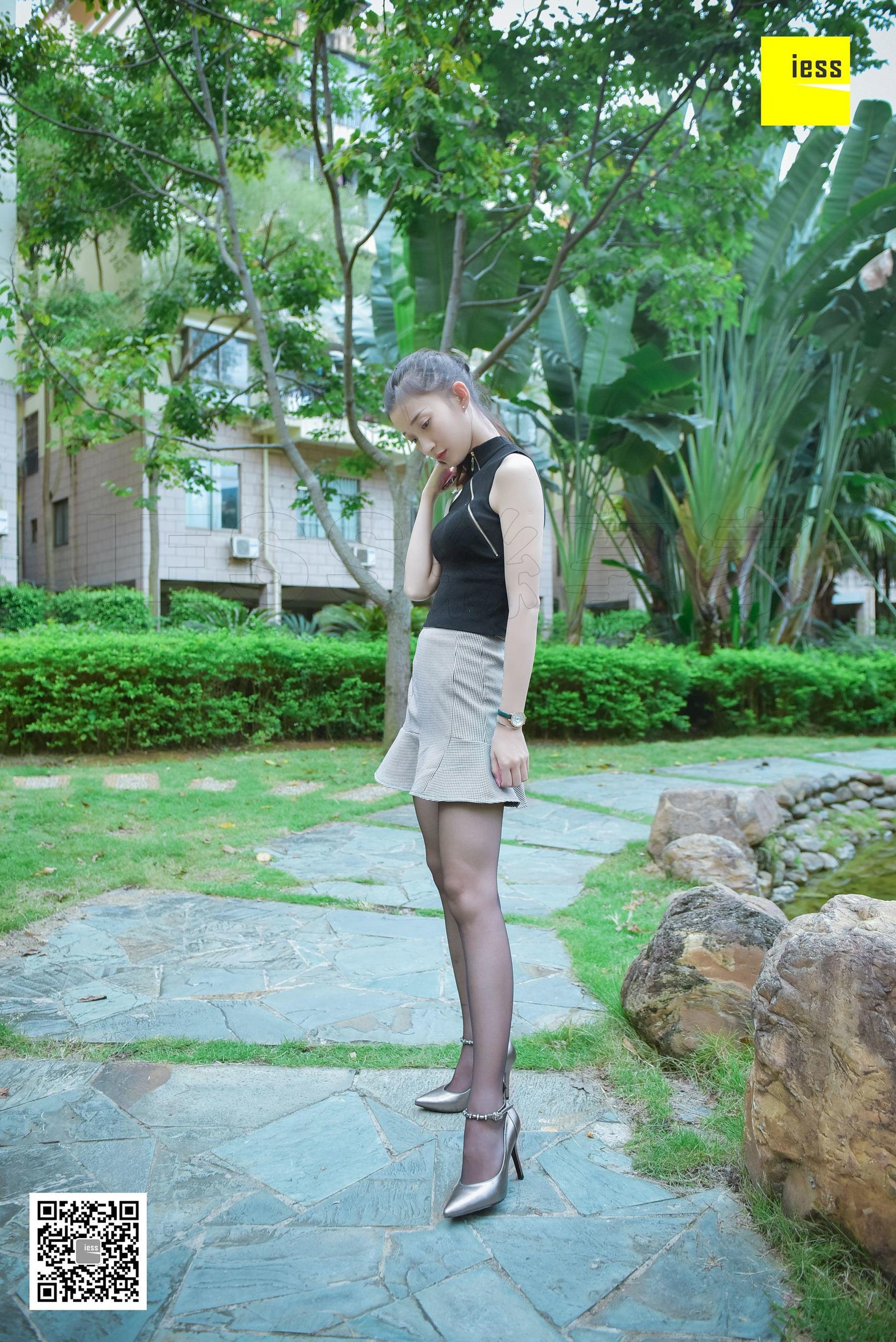 Silkxiang Home 115 Autumn and Autumn The Black Silk Beauty of the Garden IESS is thinking about it