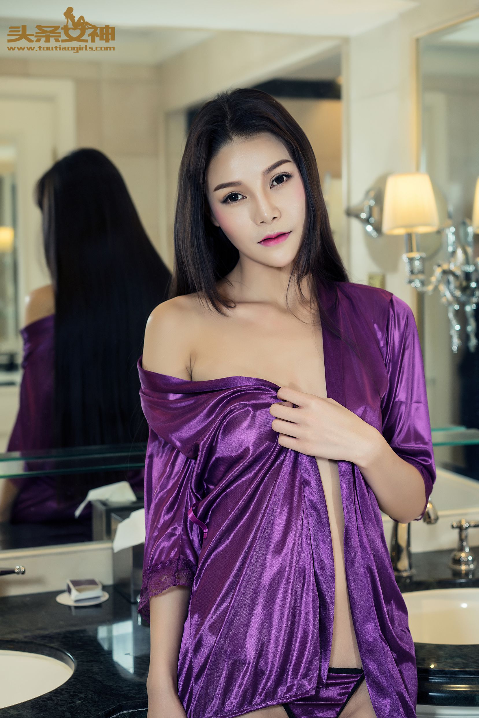 Liu Yulu's 100 plus bonus of purple bathrobes Headline Goddess