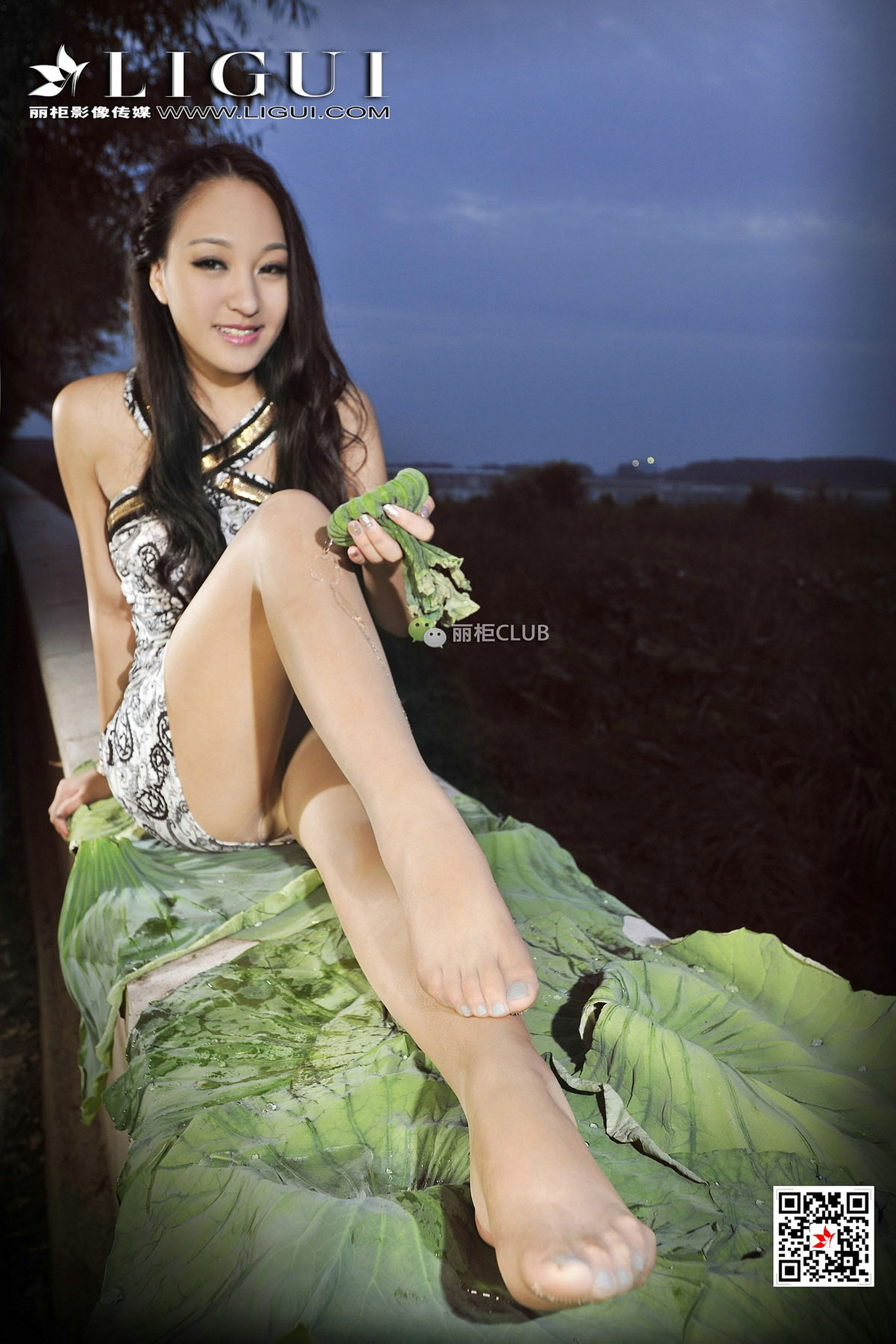 Model Leg Model AMILY Clothes SkirtSilk Foot Li Cabinel LIGUI