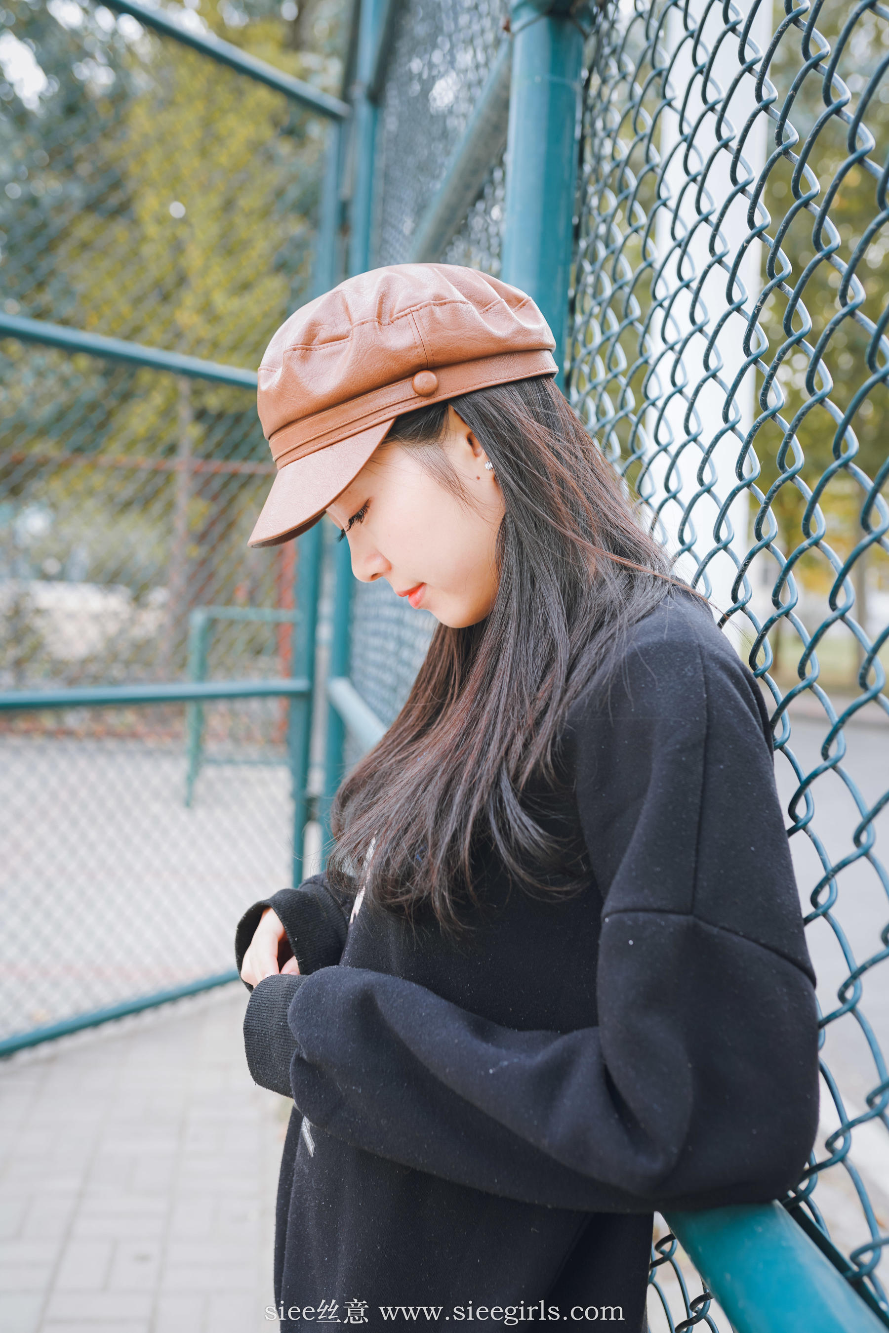 Si Yi Siee The romantic sisters of the bear