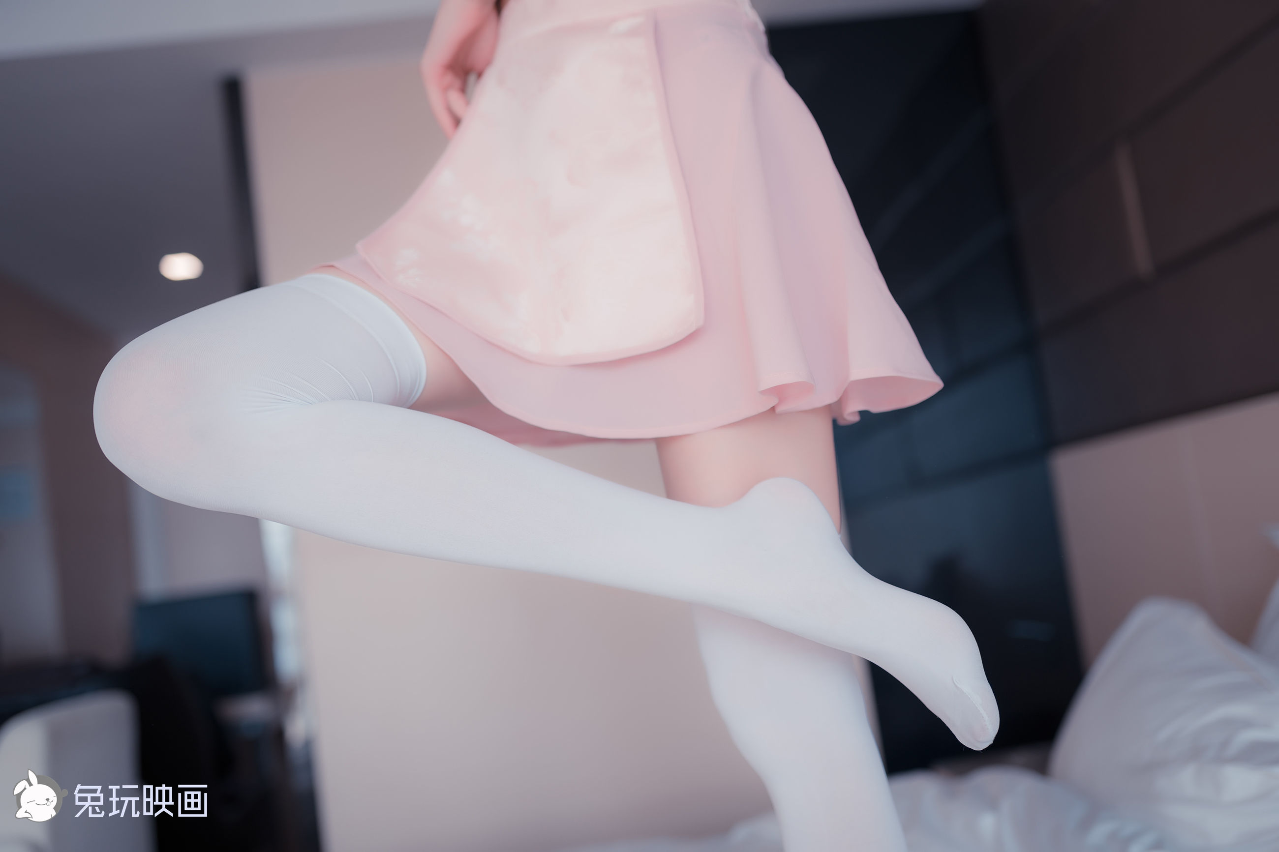 Rabbit Playing Play -The pink chef