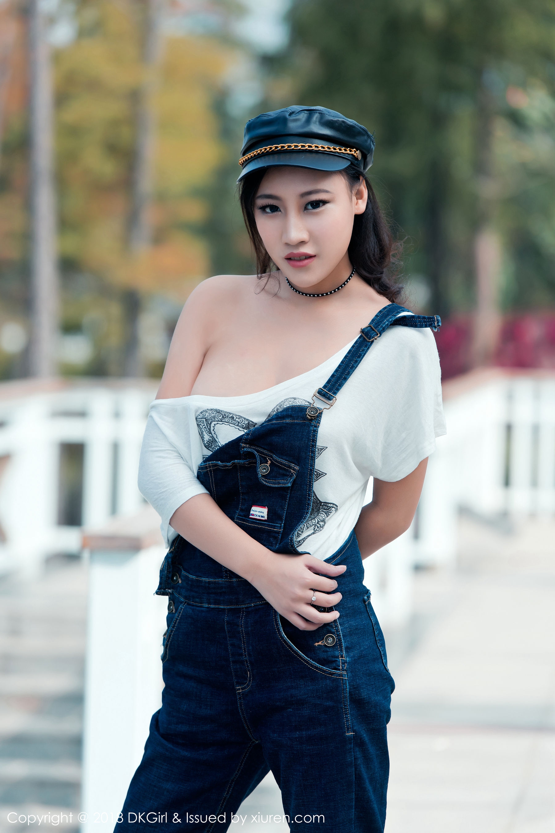 Mengqian Beautiful Legs and Milk Wonderful Temptation Royal Girl DKGIRL Vol.057