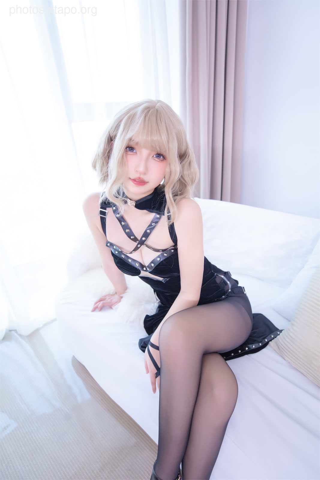 Kamika Saka Shinong Black Silk Cheongsam