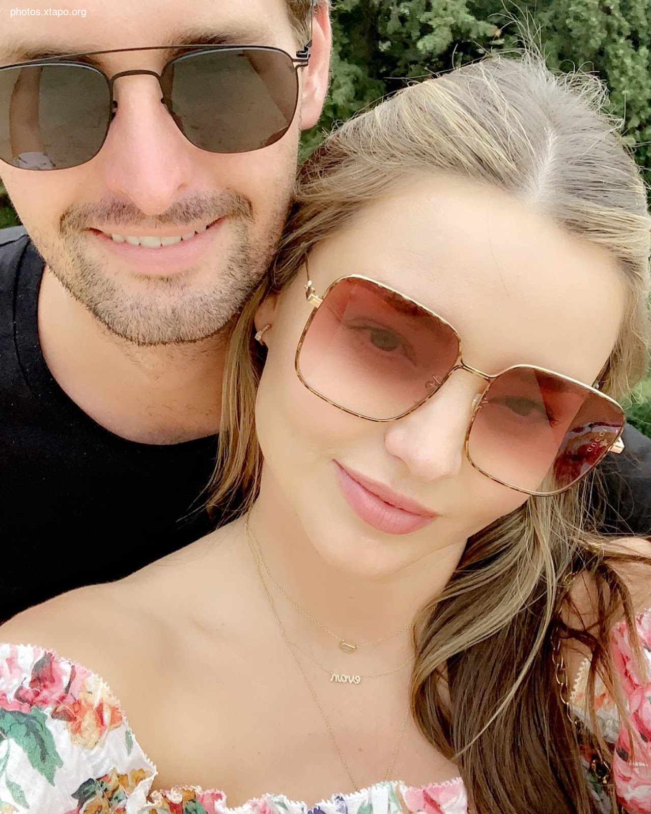 THIS ANGEL SAID YES MIRANDA KERR IS OFFICIALLY ENGAGED TO SNAPCHAT FOUNDER EVAN SPIEGEL