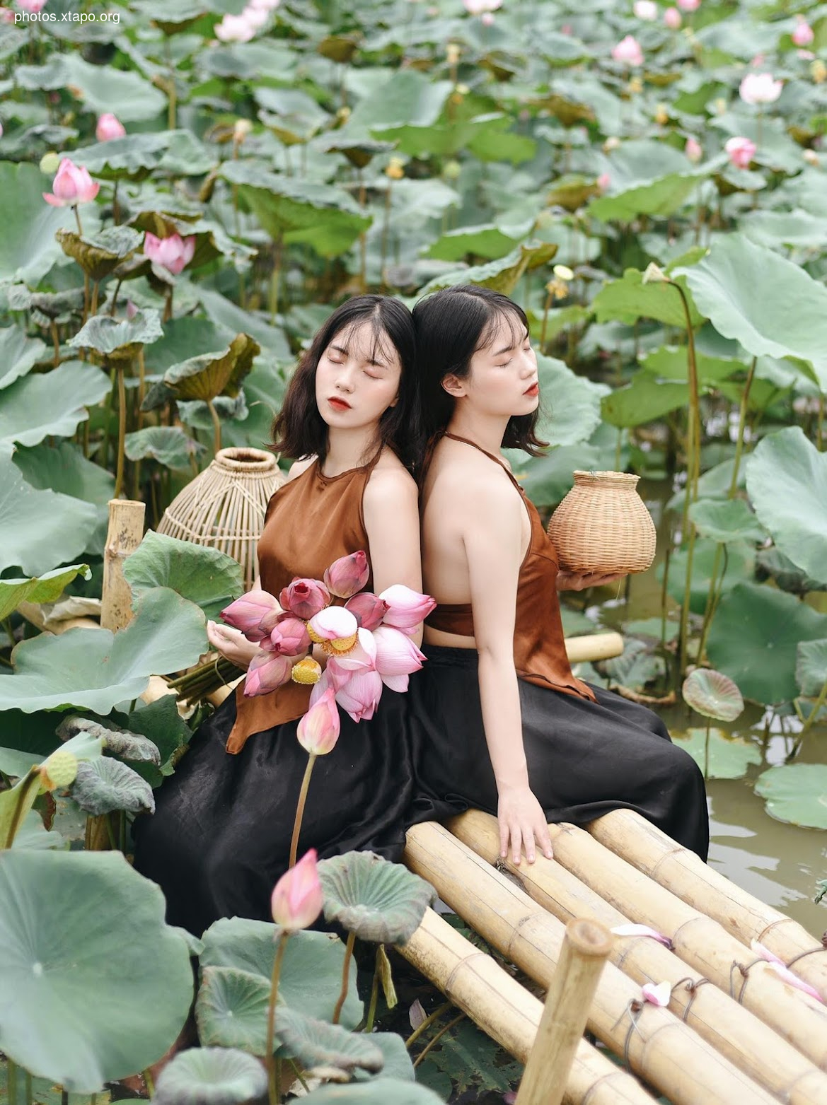 Twins Nguyen Thanh Nga Nguyen Thanh Hang,
