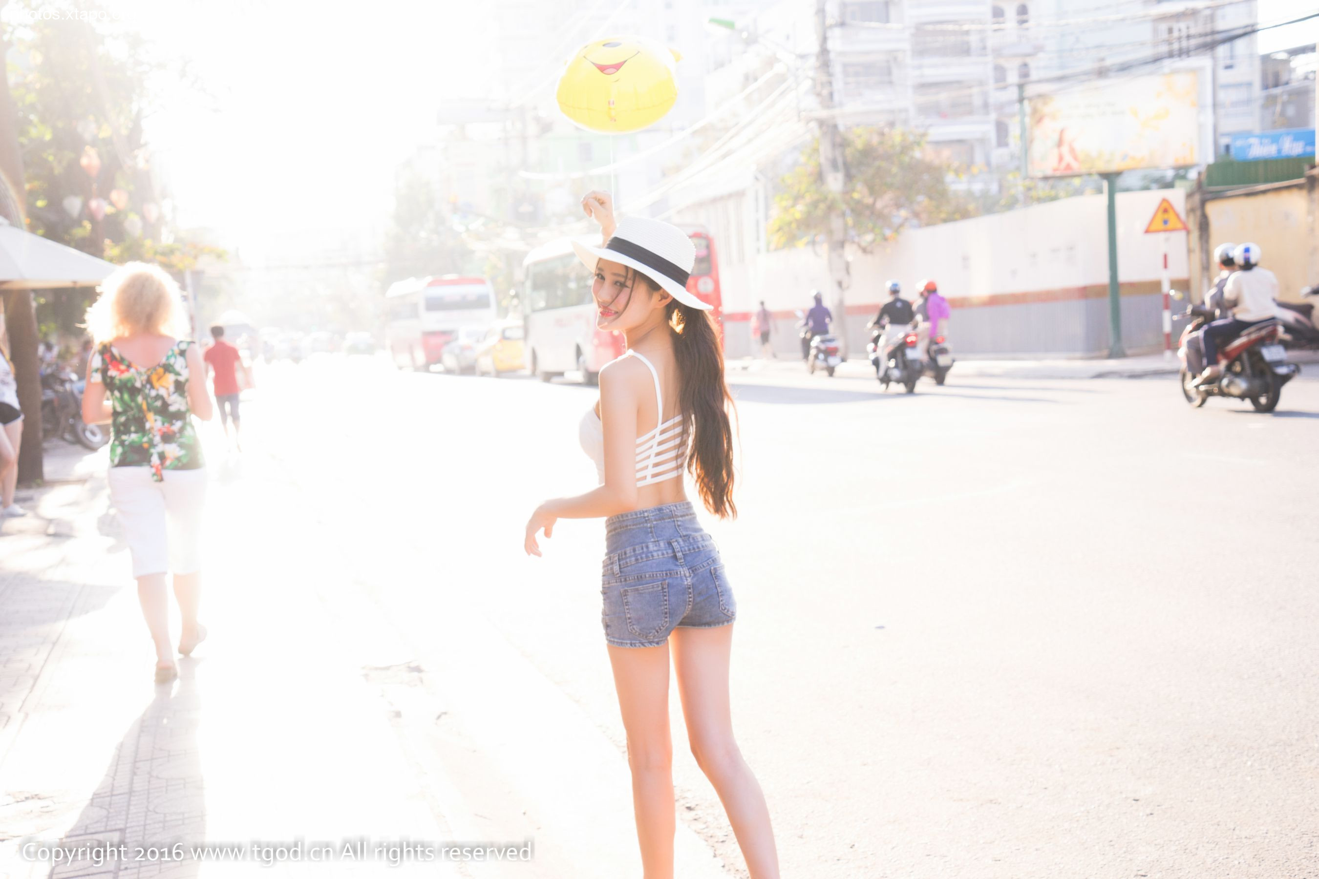 ABBY Wang Qiaoen Vietnam Nha Trang street shootingfitness series push goddess TGOD