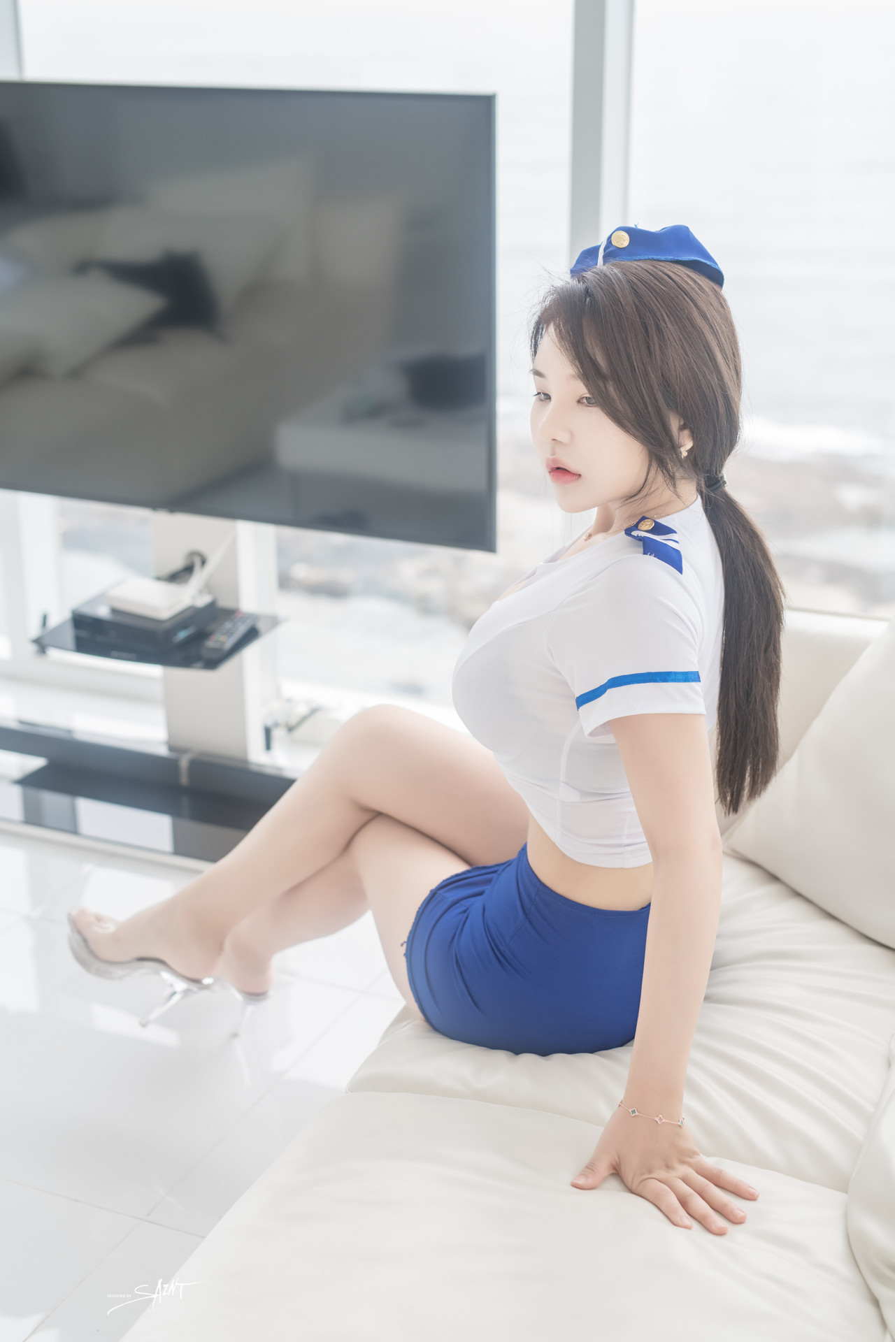 Zzyuri 쮸리, [SAINT Photolife] Blue Marine