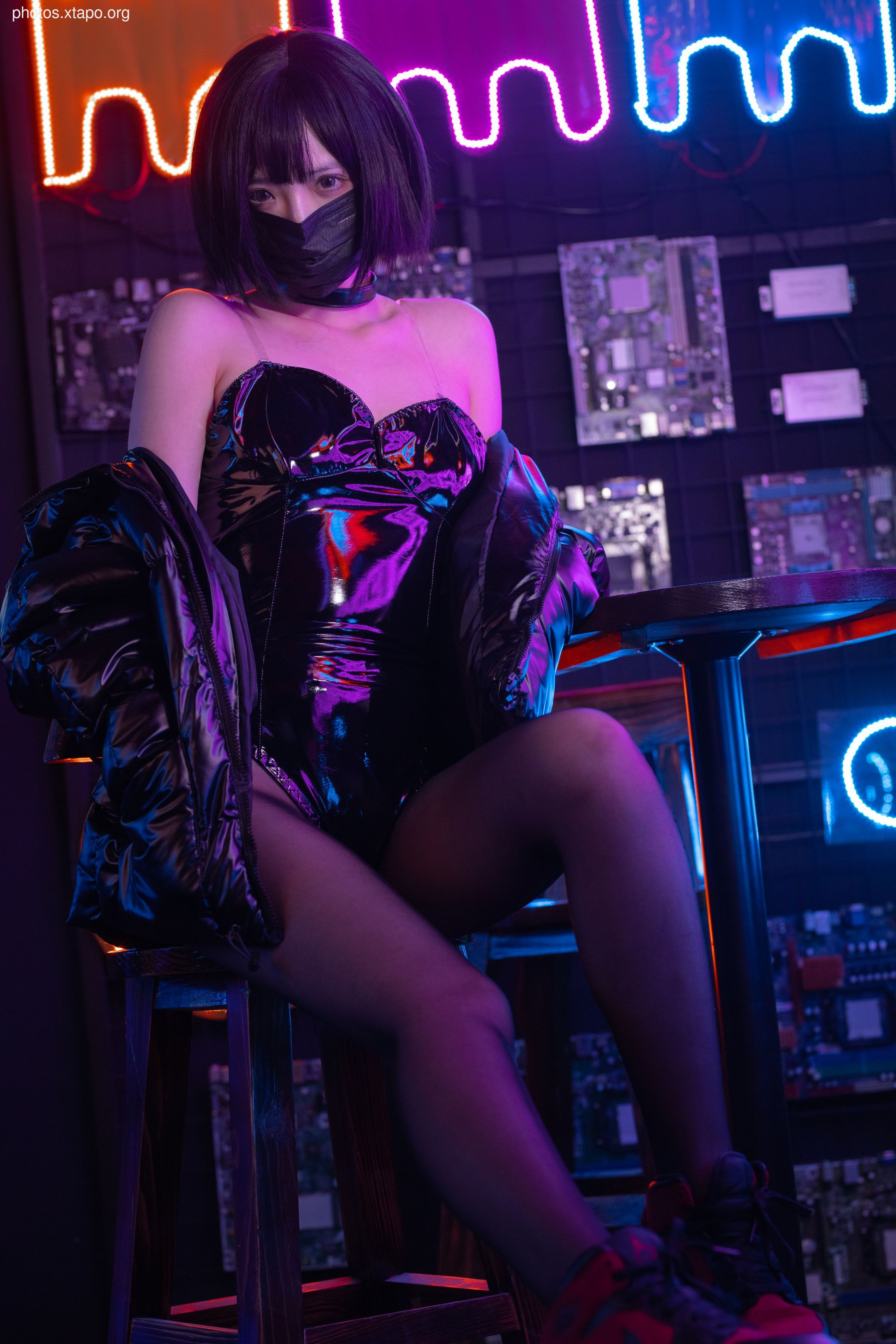 Crazy Cat Caibo Girl 40P-812MB