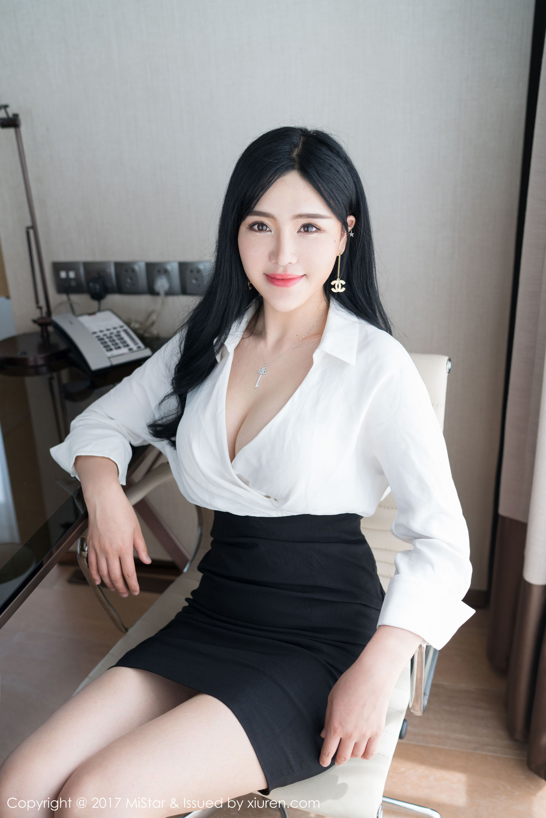 Liu Yuer's Sexy OL Secretary Series Meiyan Society Mistar Vol.172