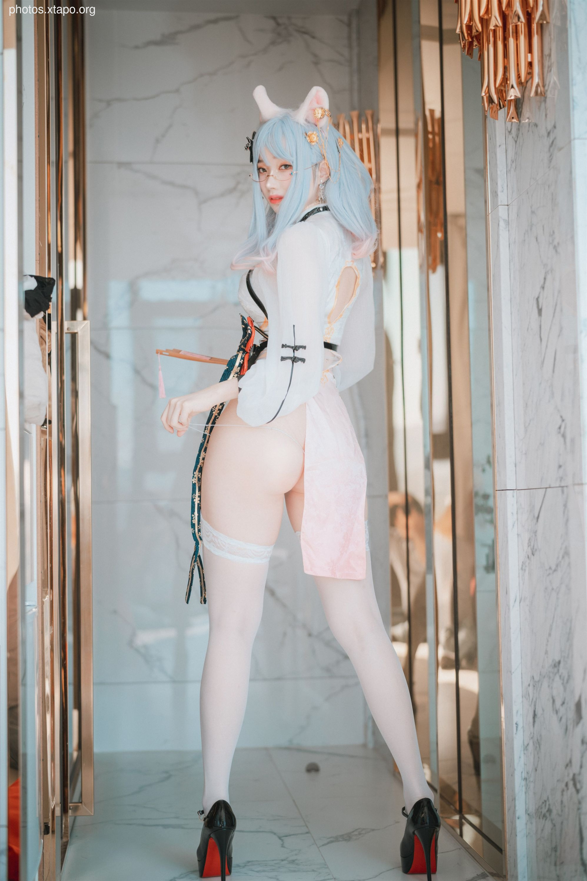 Djawa Photo - Bambi (밤비) - The cat wears an qípáo