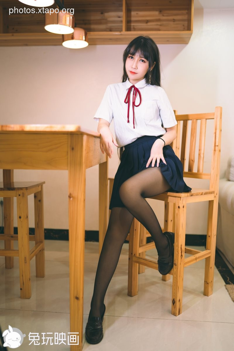 CosTuwan Pictures-JK girl in black stockings40P