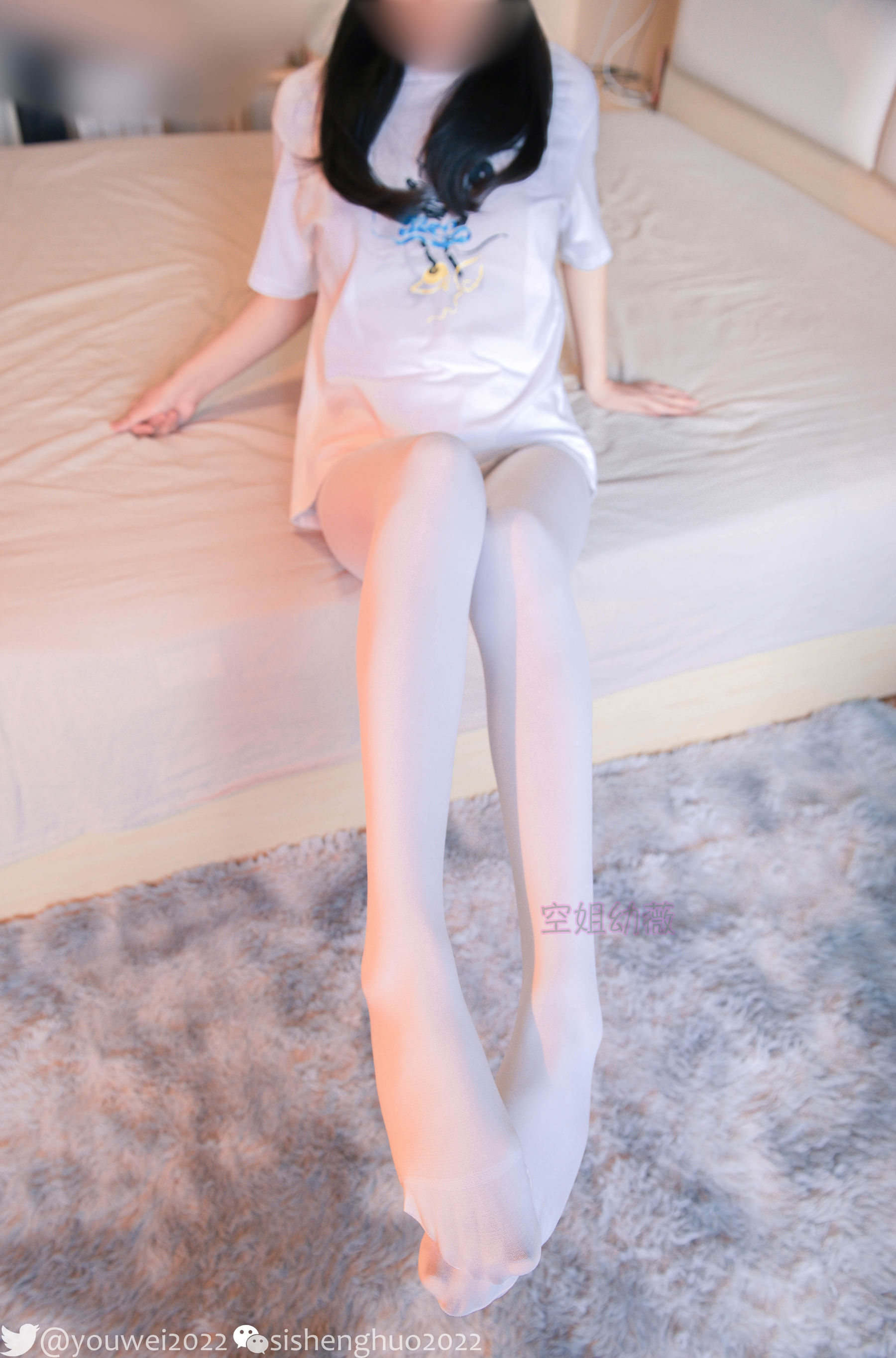 Welfare cos The stewardess is Youwer -White Silk Vacuum