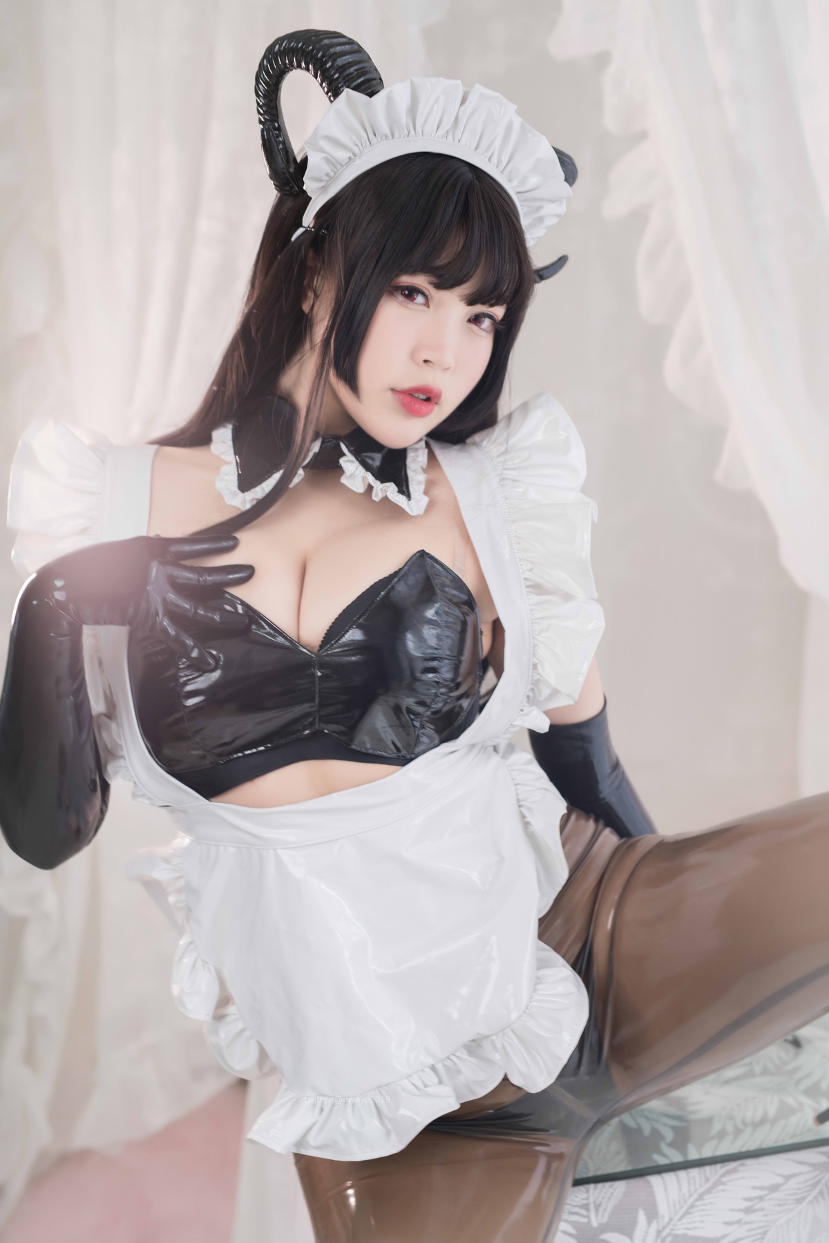 Cosplay Bai Ye rubber coat succubus sister