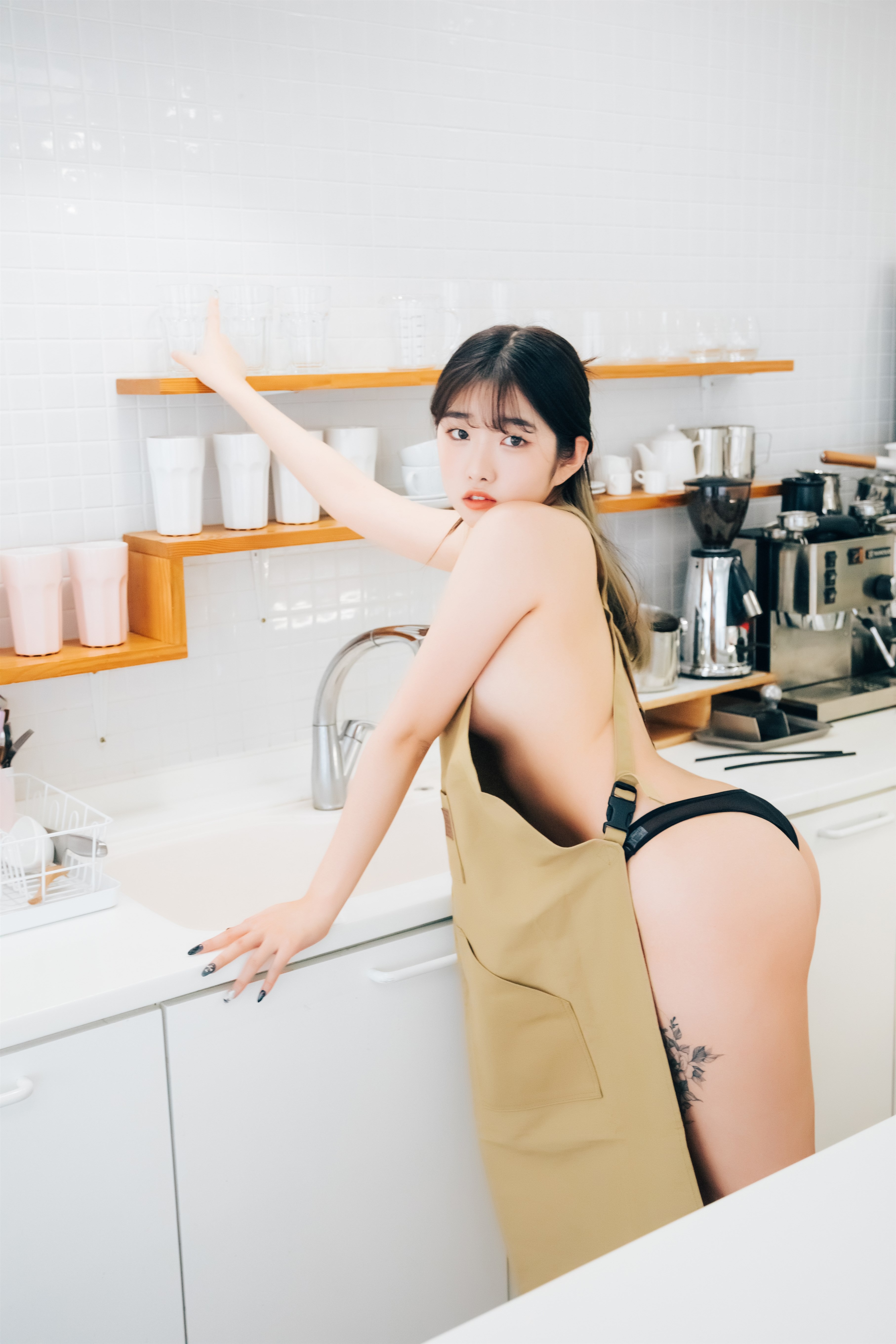 Sonson Nude Apron