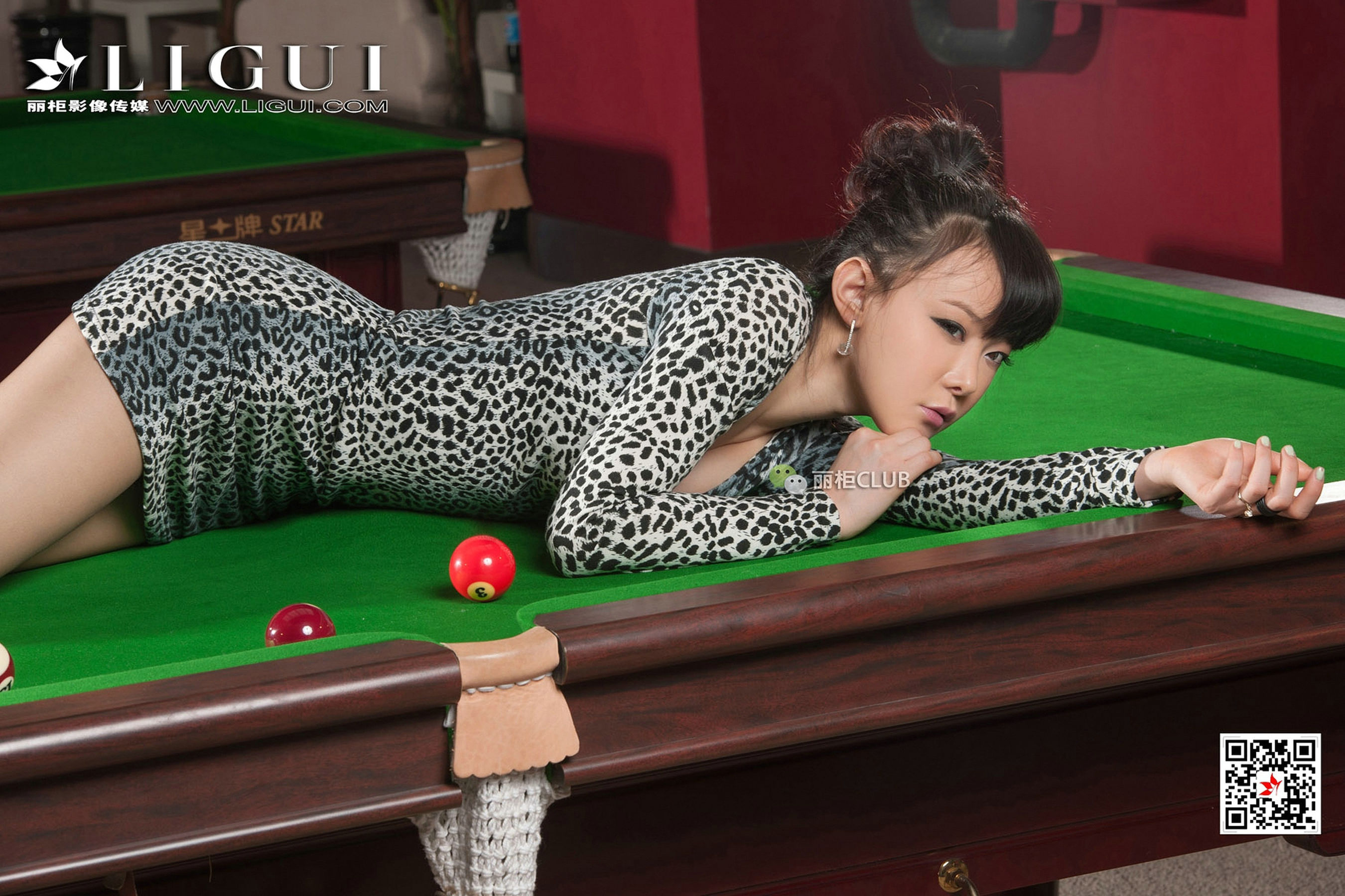 Model Linkia Leopard Tableball Girl Li Cabinel LIGUI