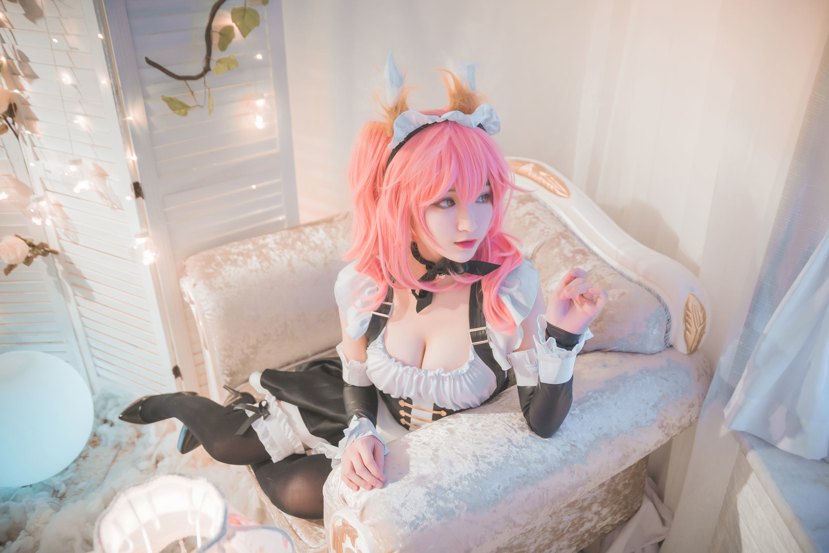 Anime blogger iron plate roast ghost dance W Yuzao former maid