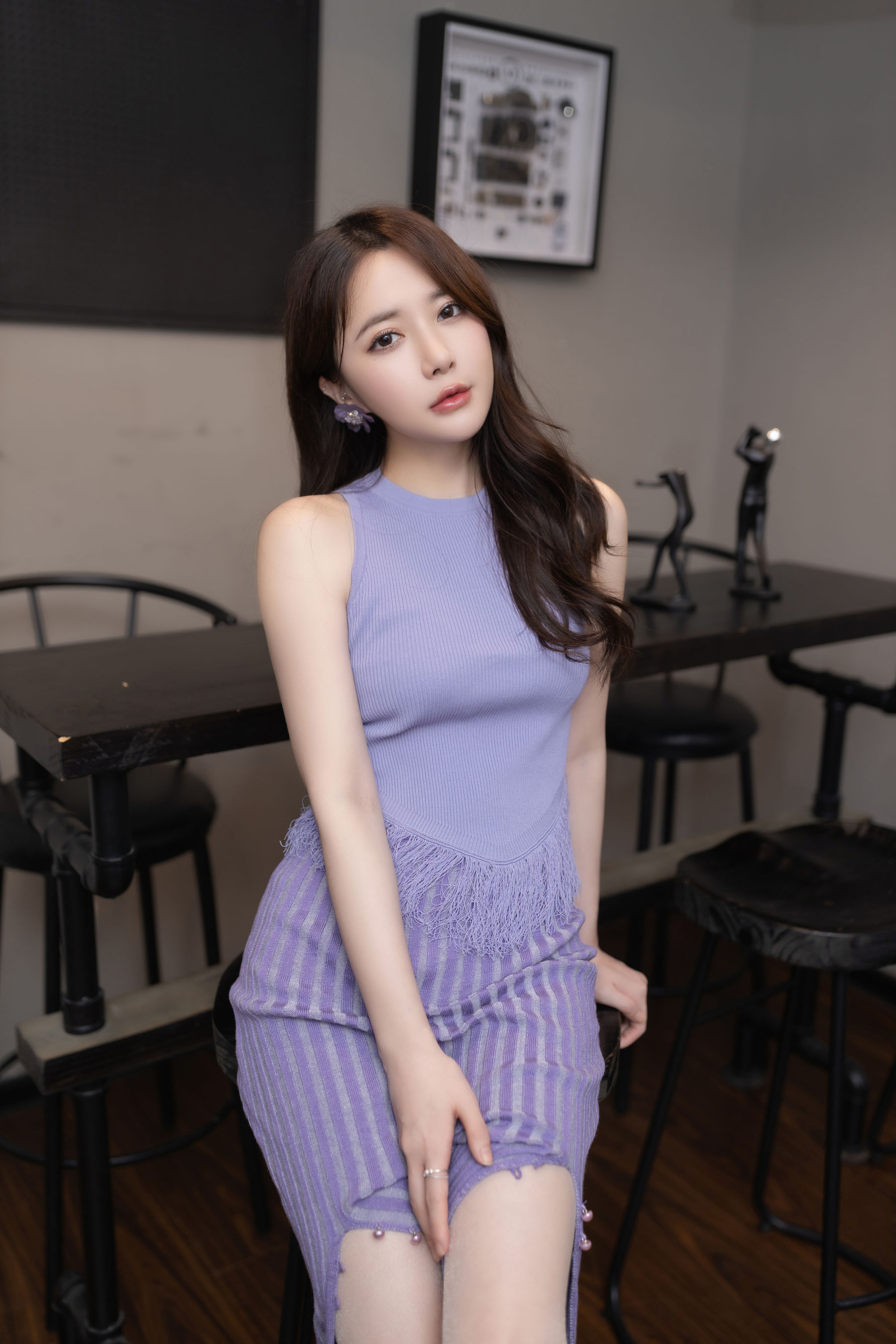 Welfare COS Caviar Play Photo